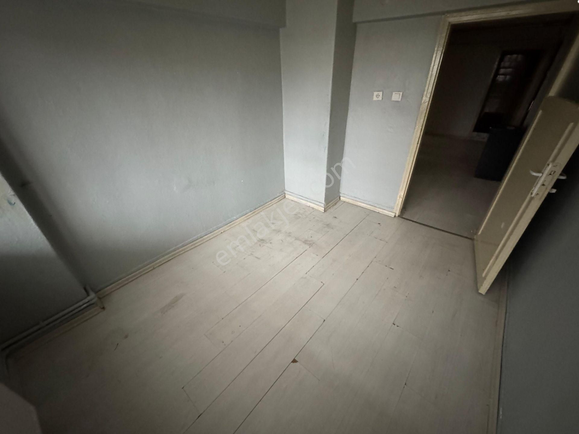 Plevne Mah'de 3+1 Cadde Üzerinde Bağımsız Bahçe Katı Daire! - Görsel 13