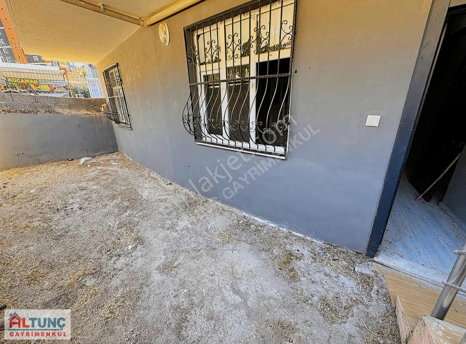 Yüzüncüyılın Merkezinde Müstakil İki Katlı Satılık Ev - Görsel 33