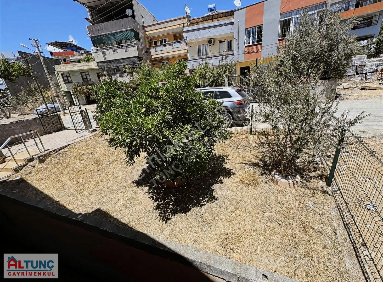 Yüzüncüyılın Merkezinde Müstakil İki Katlı Satılık Ev - Görsel 5