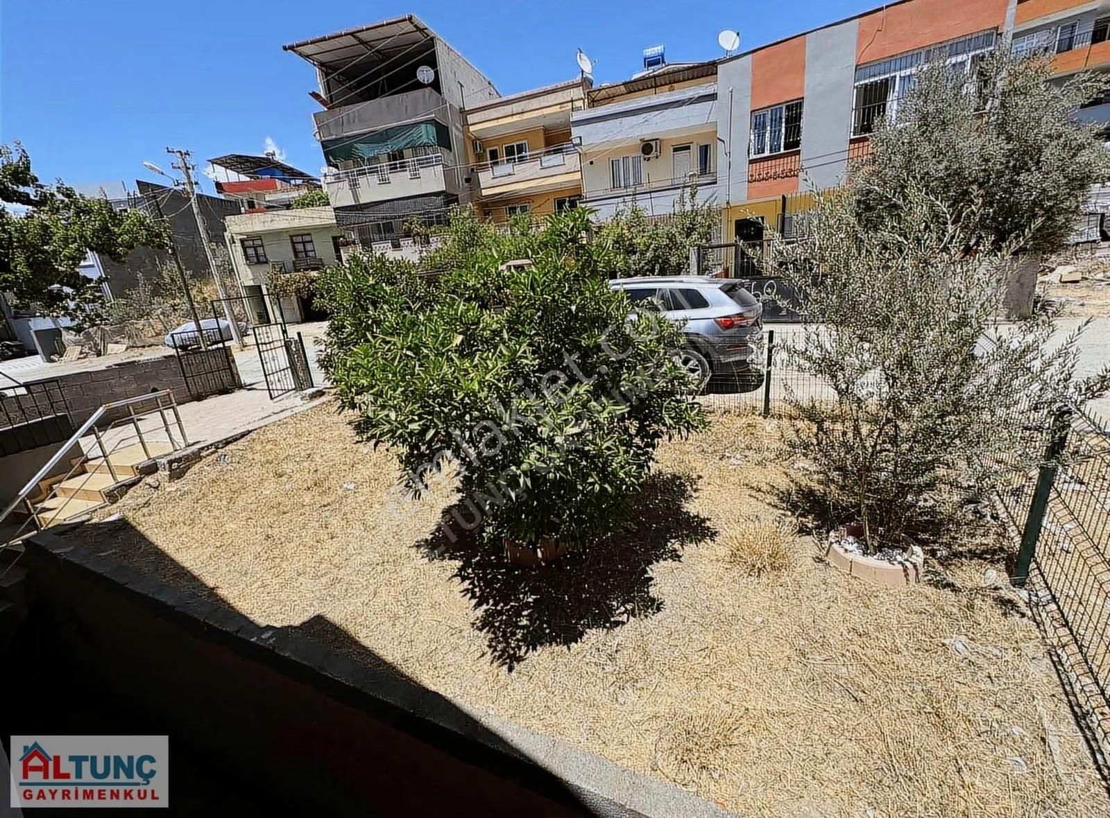 Yüzüncüyılın Merkezinde Müstakil İki Katlı Satılık Ev - Görsel 8