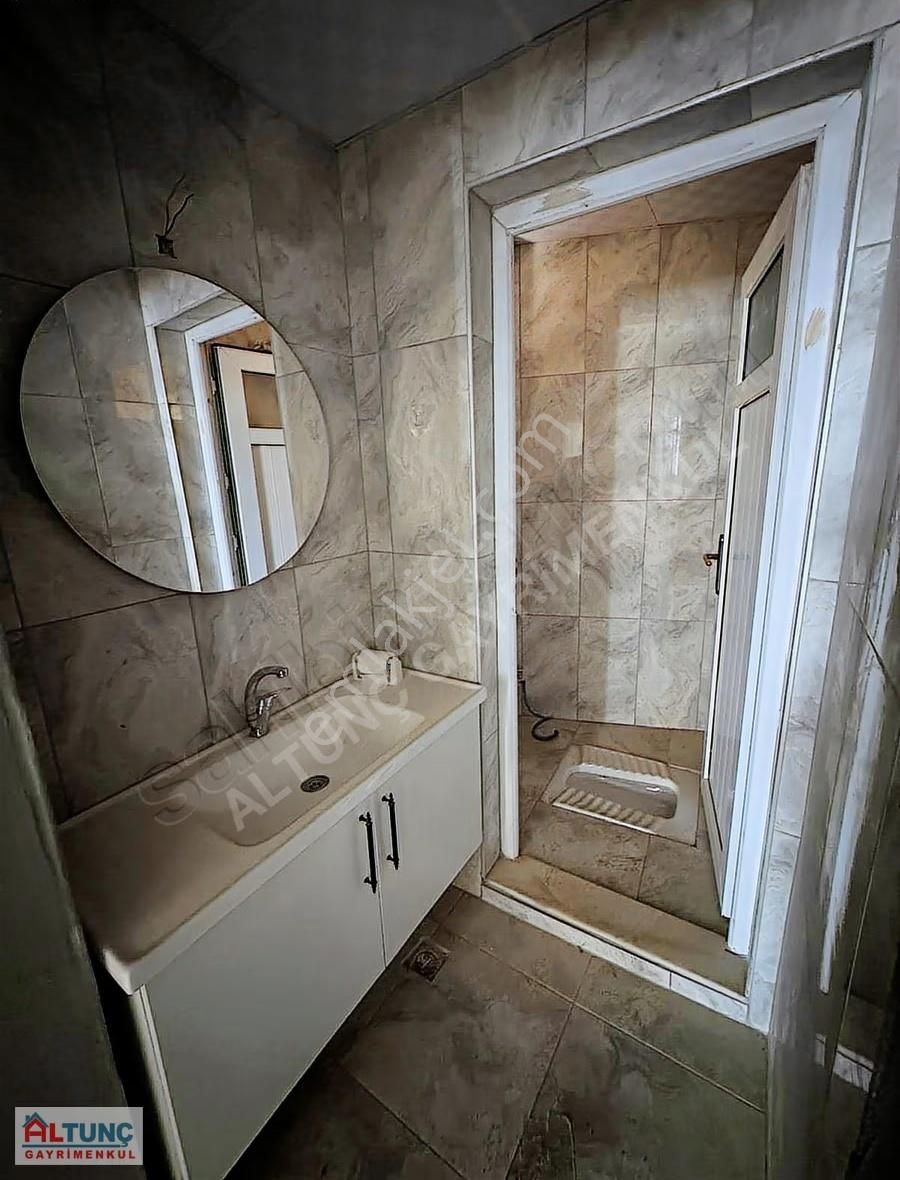 Yüzüncüyılın Merkezinde Müstakil İki Katlı Satılık Ev - Görsel 10