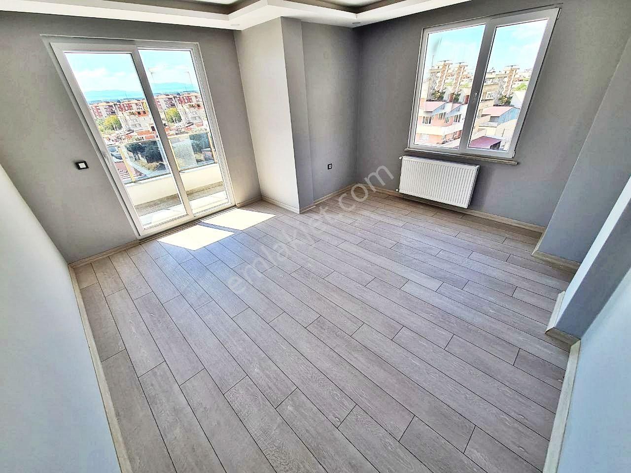 Aygülden Edremit Kadıköy'de Siteiçi Ebeveyn Banyolu Ayrı Mutfak Geniş Çift Balkonlu 2+1satılık Daire - Görsel 8