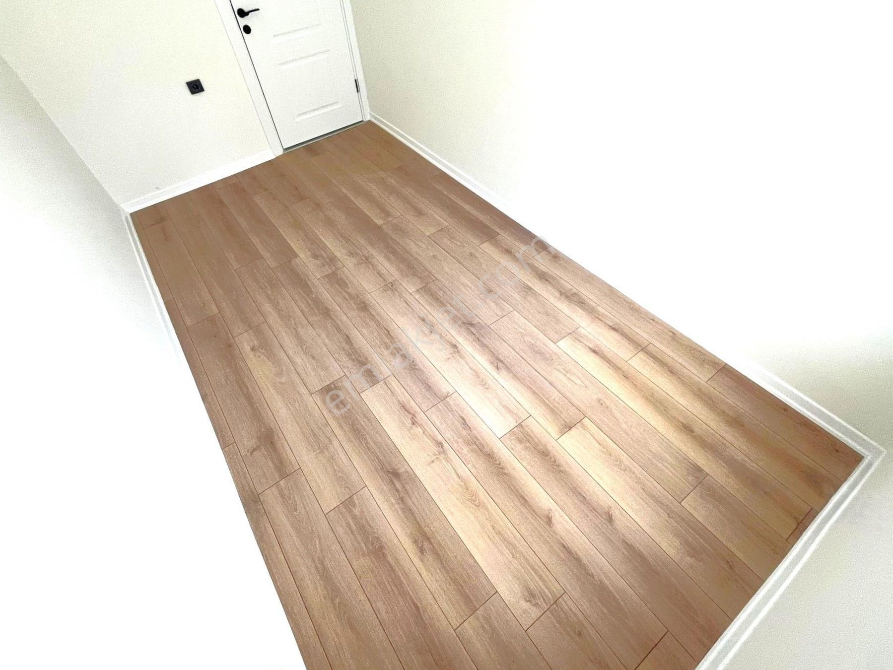 Akçay Merkez'de Aygül Farkıyla Denize Çok Yakın Modern Dizaynı İle İçi Full Yapılı 2+1 Satılık Daire - Görsel 23