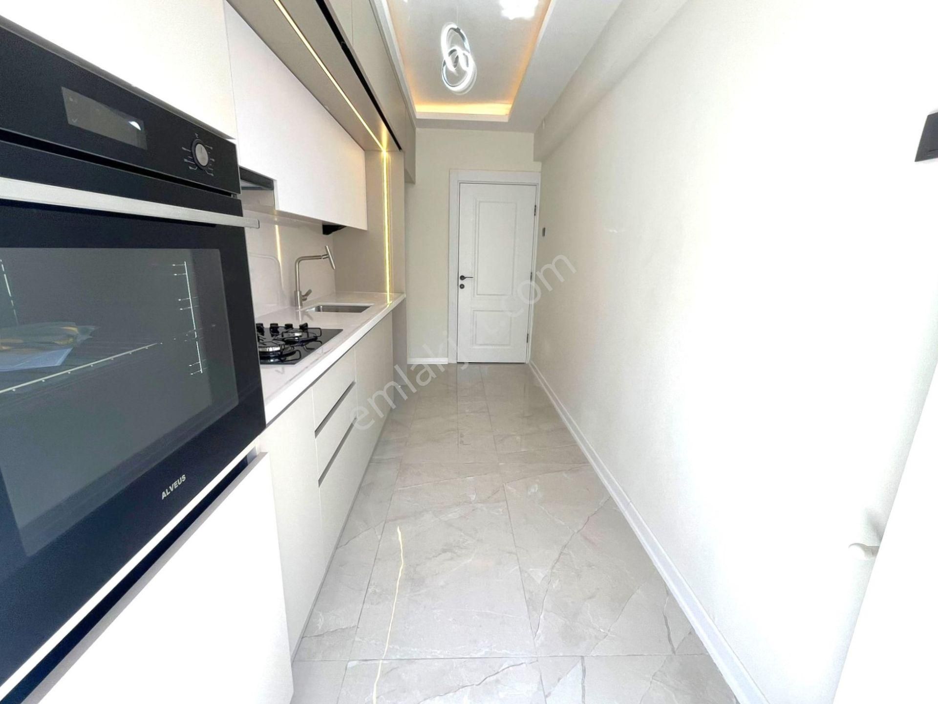 Akçay Merkez'de Aygül Farkıyla Denize Çok Yakın Modern Dizaynı İle İçi Full Yapılı 2+1 Satılık Daire - Görsel 4