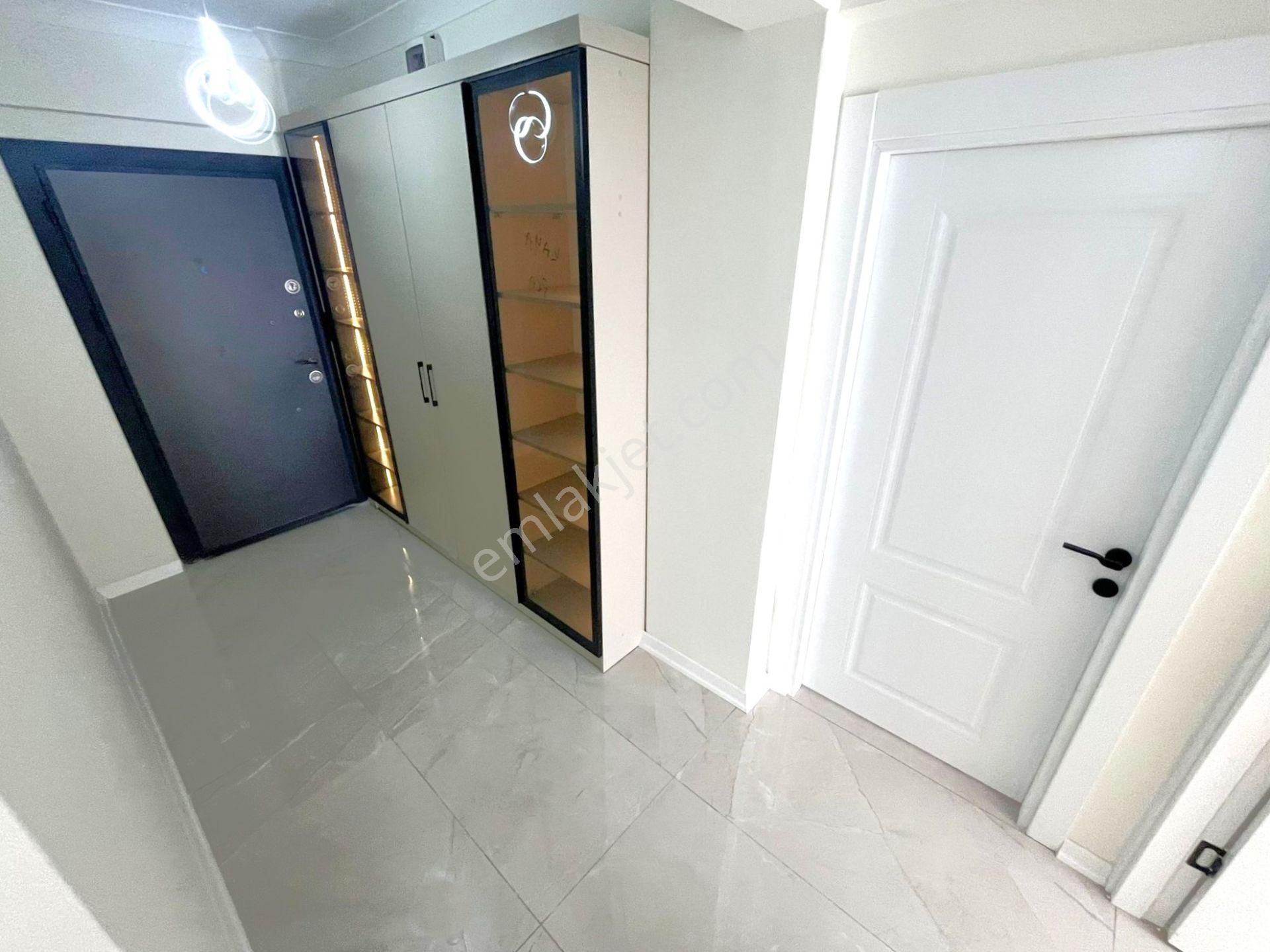 Akçay Merkez'de Aygül Farkıyla Denize Çok Yakın Modern Dizaynı İle İçi Full Yapılı 2+1 Satılık Daire - Görsel 15