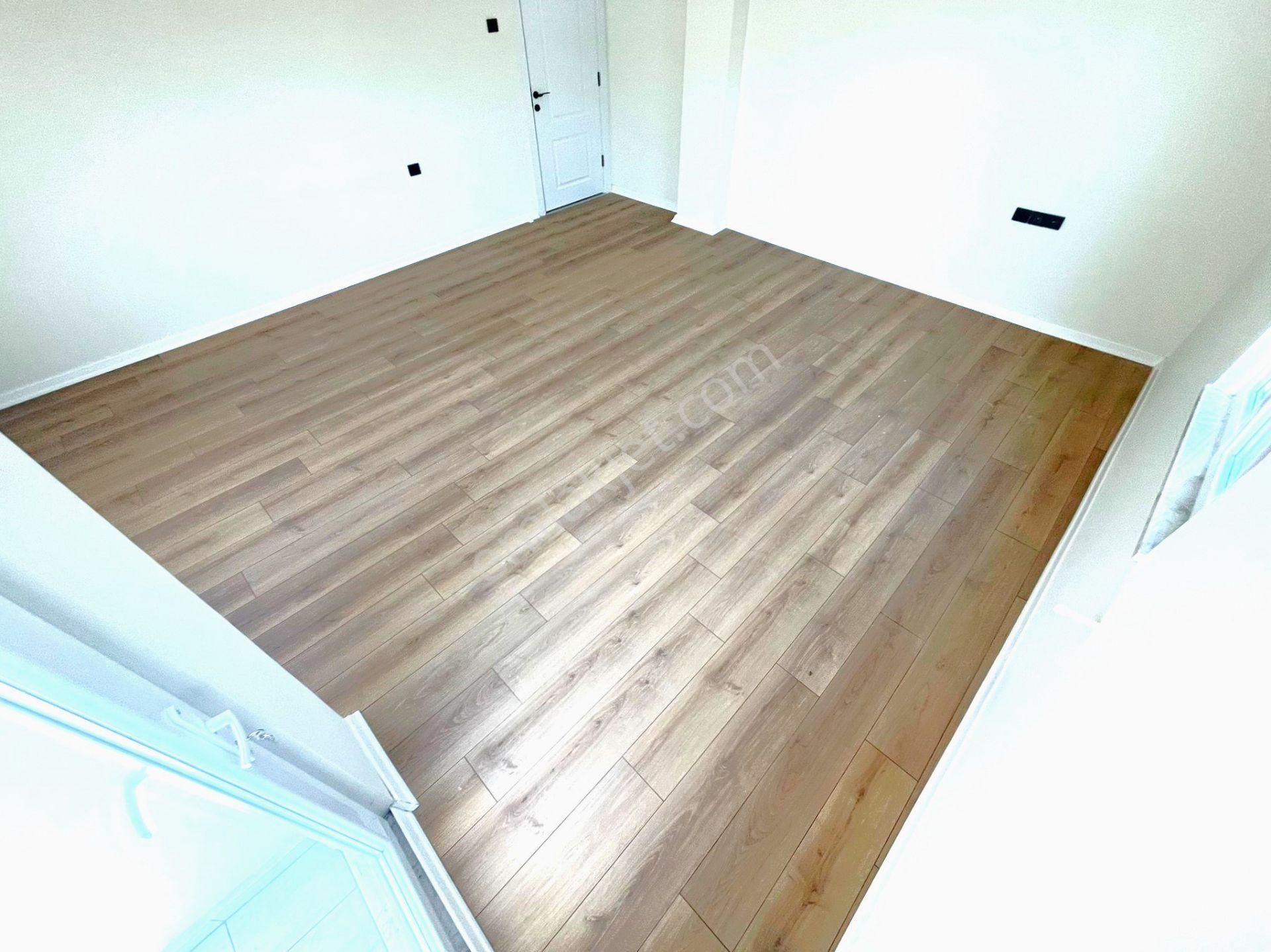 Akçay Merkez'de Aygül Farkıyla Denize Çok Yakın Modern Dizaynı İle İçi Full Yapılı 2+1 Satılık Daire - Görsel 8