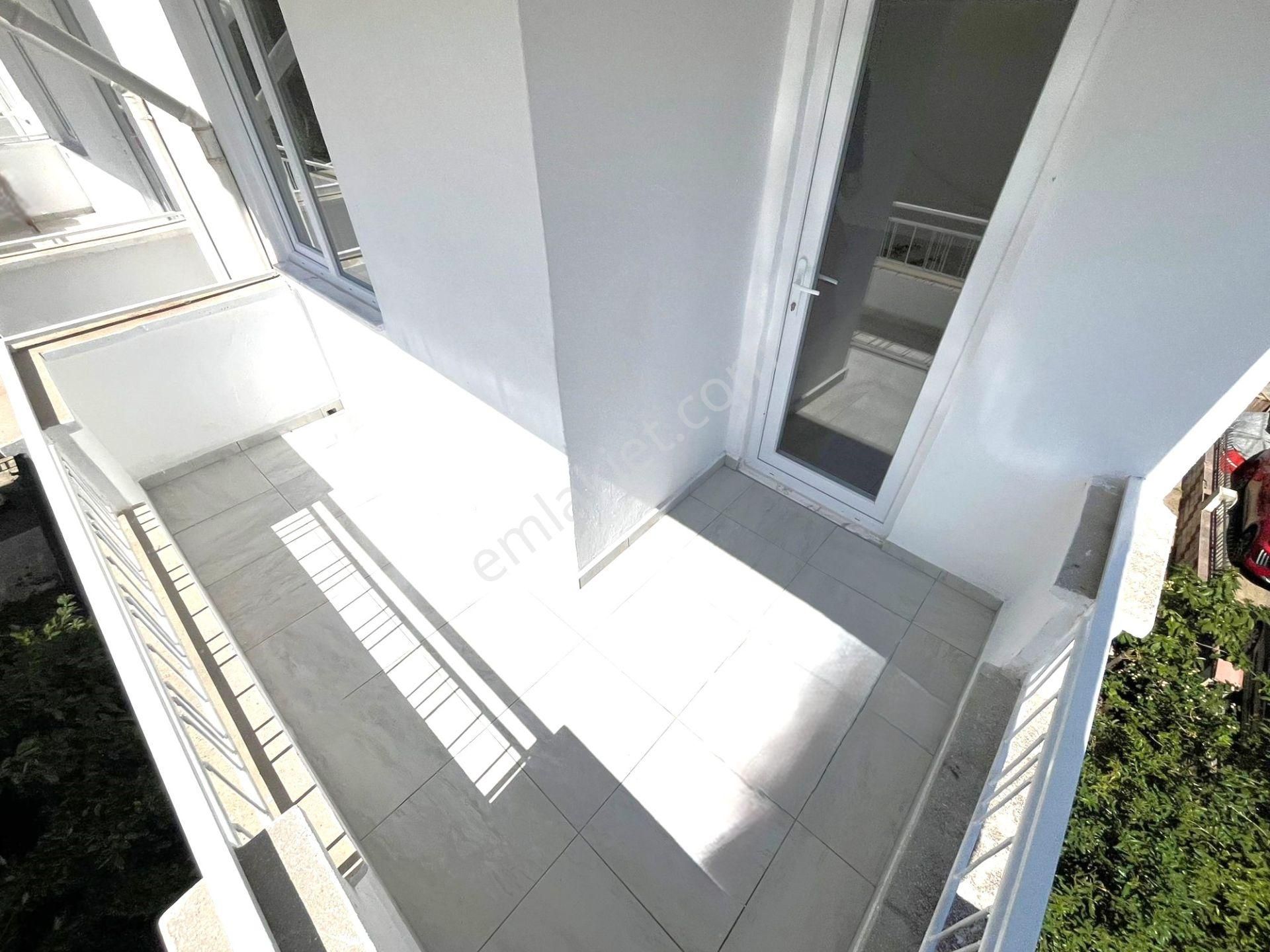 Akçay Merkez'de Aygül Farkıyla Denize Çok Yakın Modern Dizaynı İle İçi Full Yapılı 2+1 Satılık Daire - Görsel 5