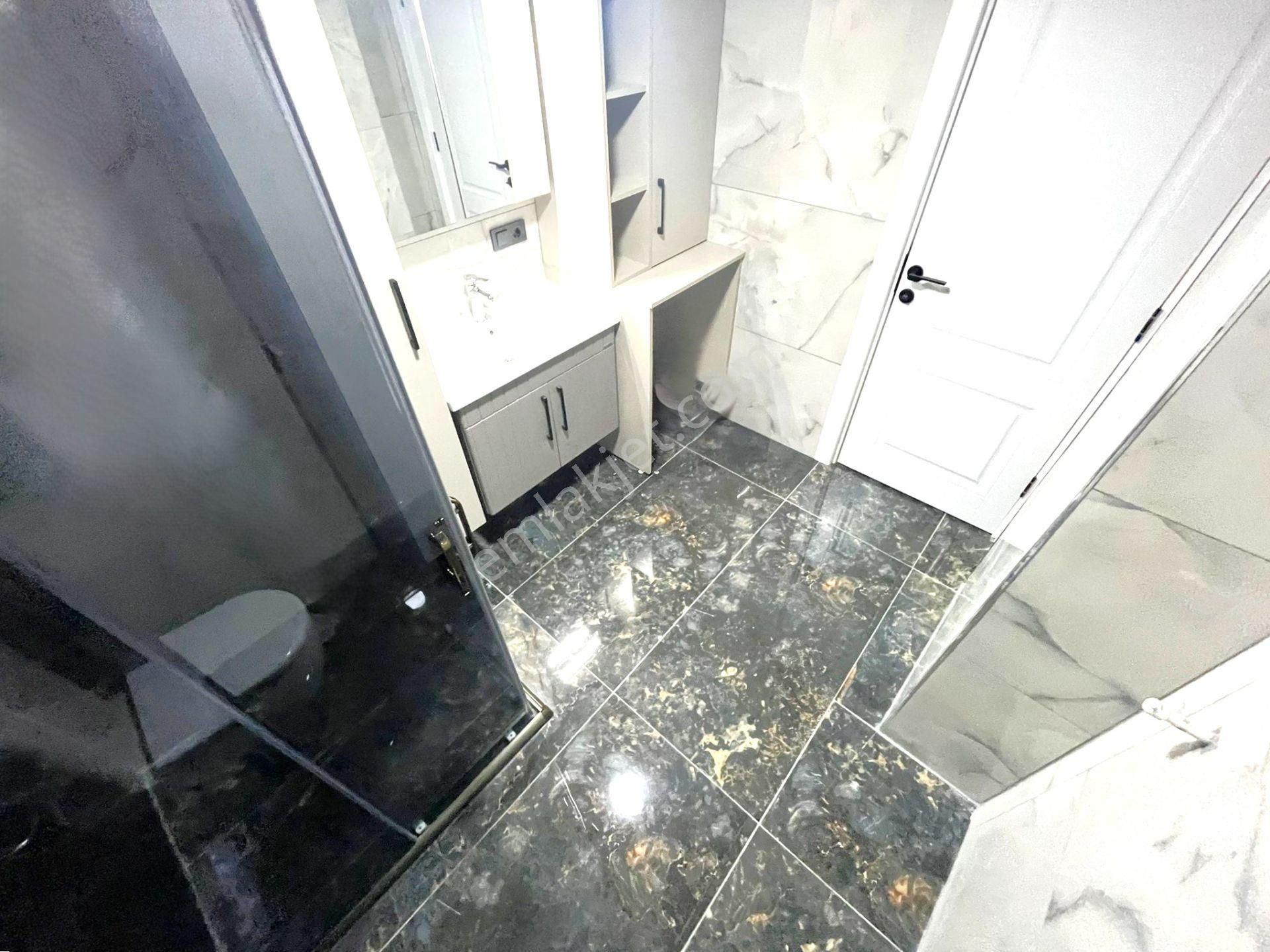 Akçay Merkez'de Aygül Farkıyla Denize Çok Yakın Modern Dizaynı İle İçi Full Yapılı 2+1 Satılık Daire - Görsel 32