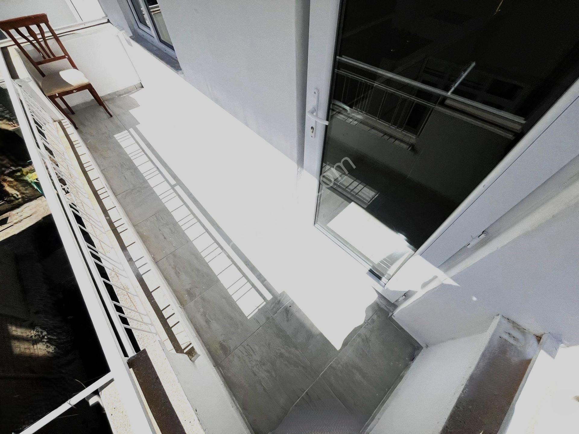 Akçay Merkez'de Aygül Farkıyla Denize Çok Yakın Modern Dizaynı İle İçi Full Yapılı 2+1 Satılık Daire - Görsel 28