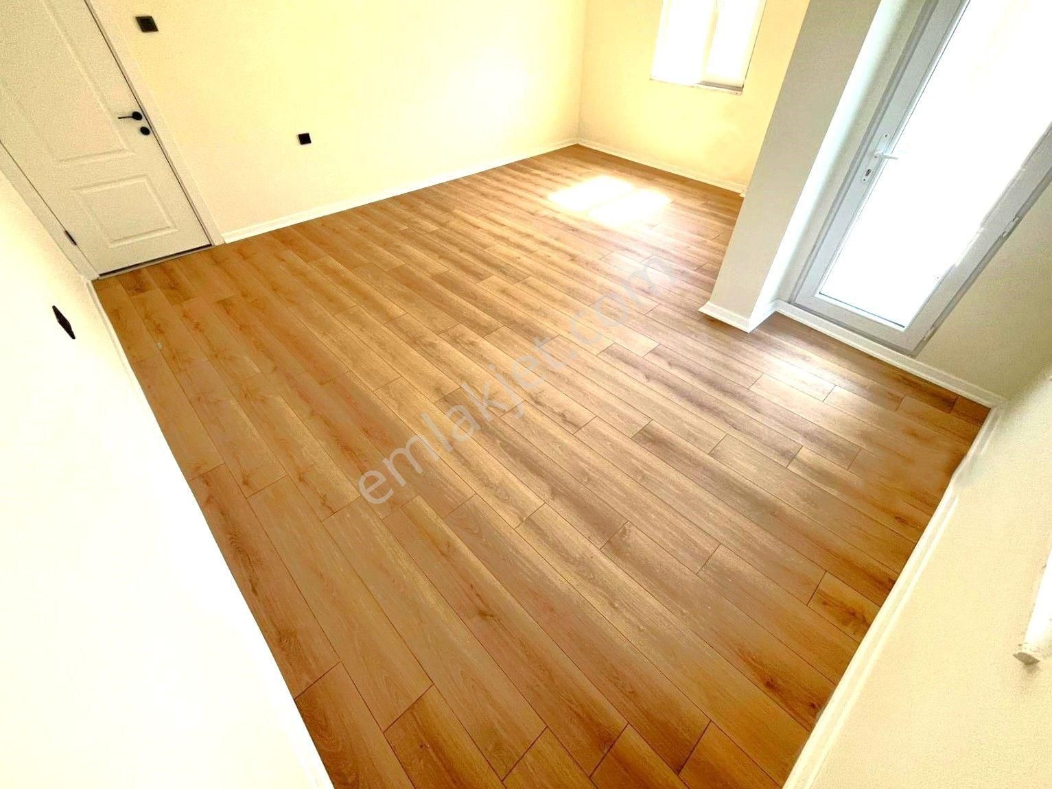 Akçay Merkez'de Aygül Farkıyla Denize Çok Yakın Modern Dizaynı İle İçi Full Yapılı 2+1 Satılık Daire - Görsel 17