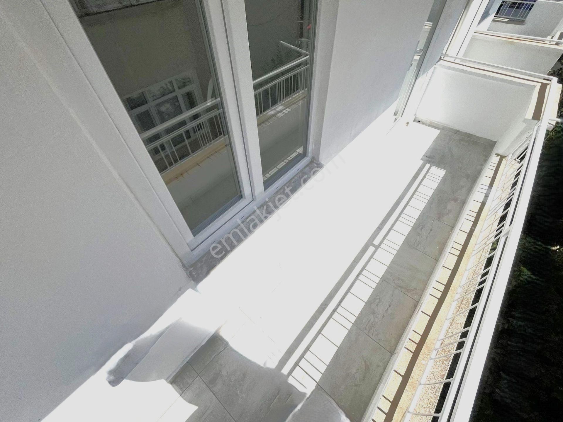 Akçay Merkez'de Aygül Farkıyla Denize Çok Yakın Modern Dizaynı İle İçi Full Yapılı 2+1 Satılık Daire - Görsel 34