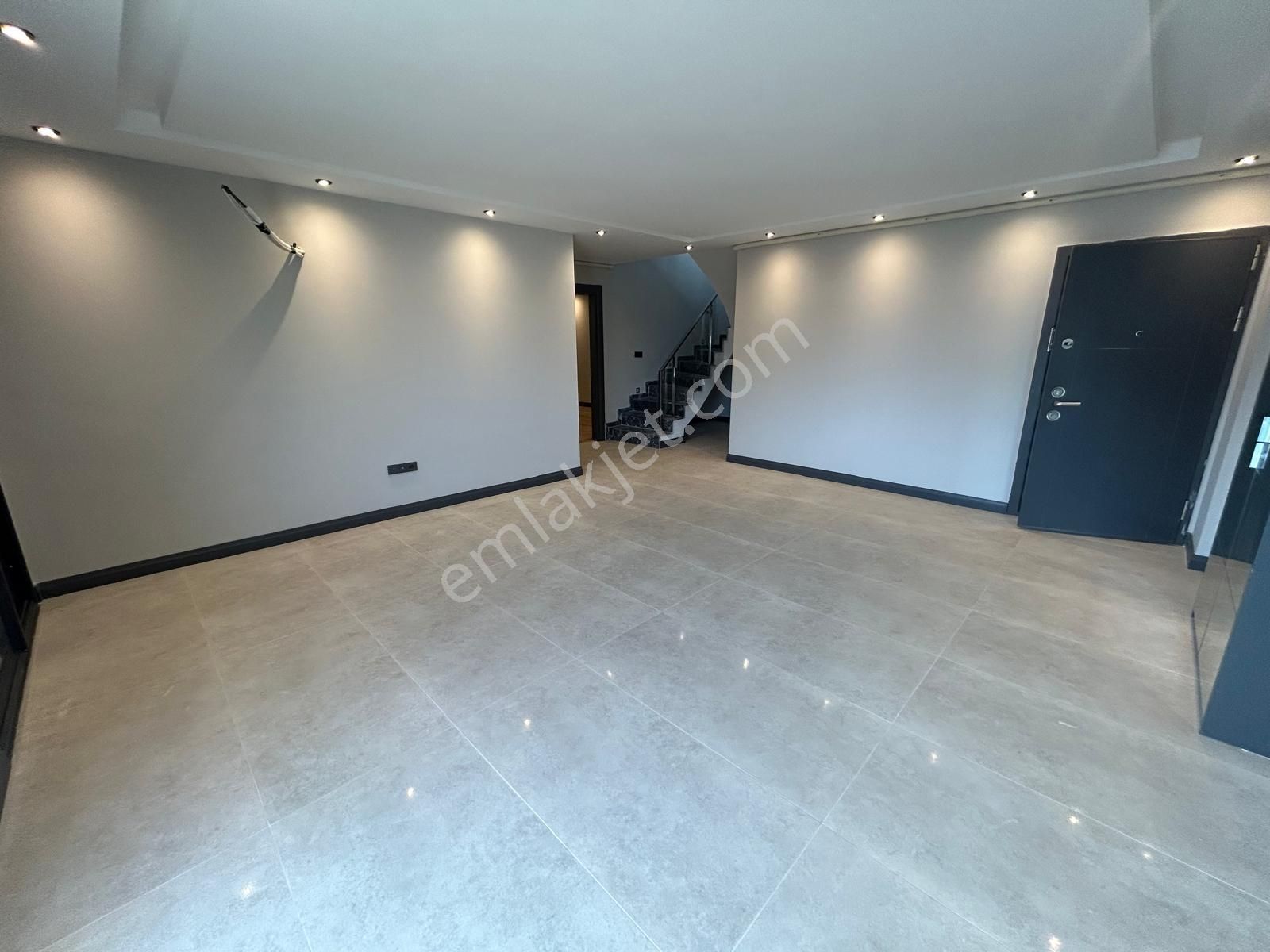 Uytundan İzmir Urla Çeşmealtnda Denize 50 Mt Teraslı 3+1 Dubleks - Görsel 20