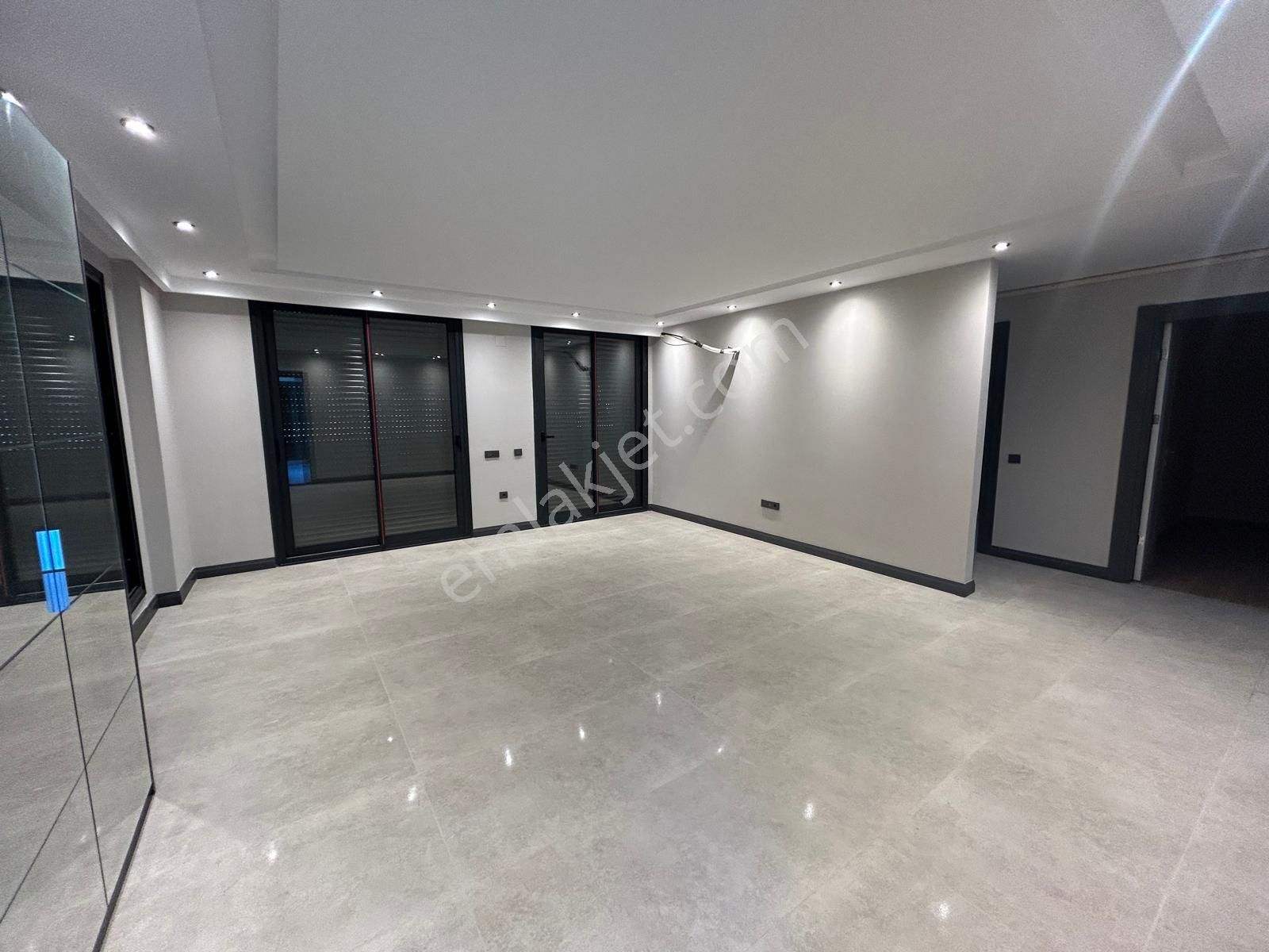 Uytundan İzmir Urla Çeşmealtnda Denize 50 Mt Teraslı 3+1 Dubleks - Görsel 24