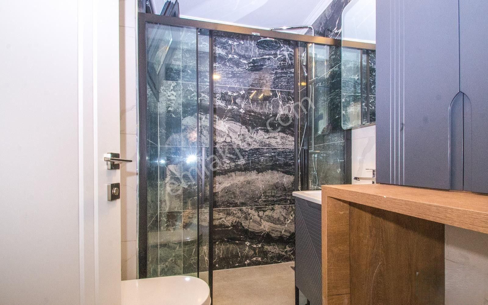 Uytundan İzmir Urla Çeşmealtı'nda Denize 50m Bahçeli 4+1 Triplex - Görsel 25