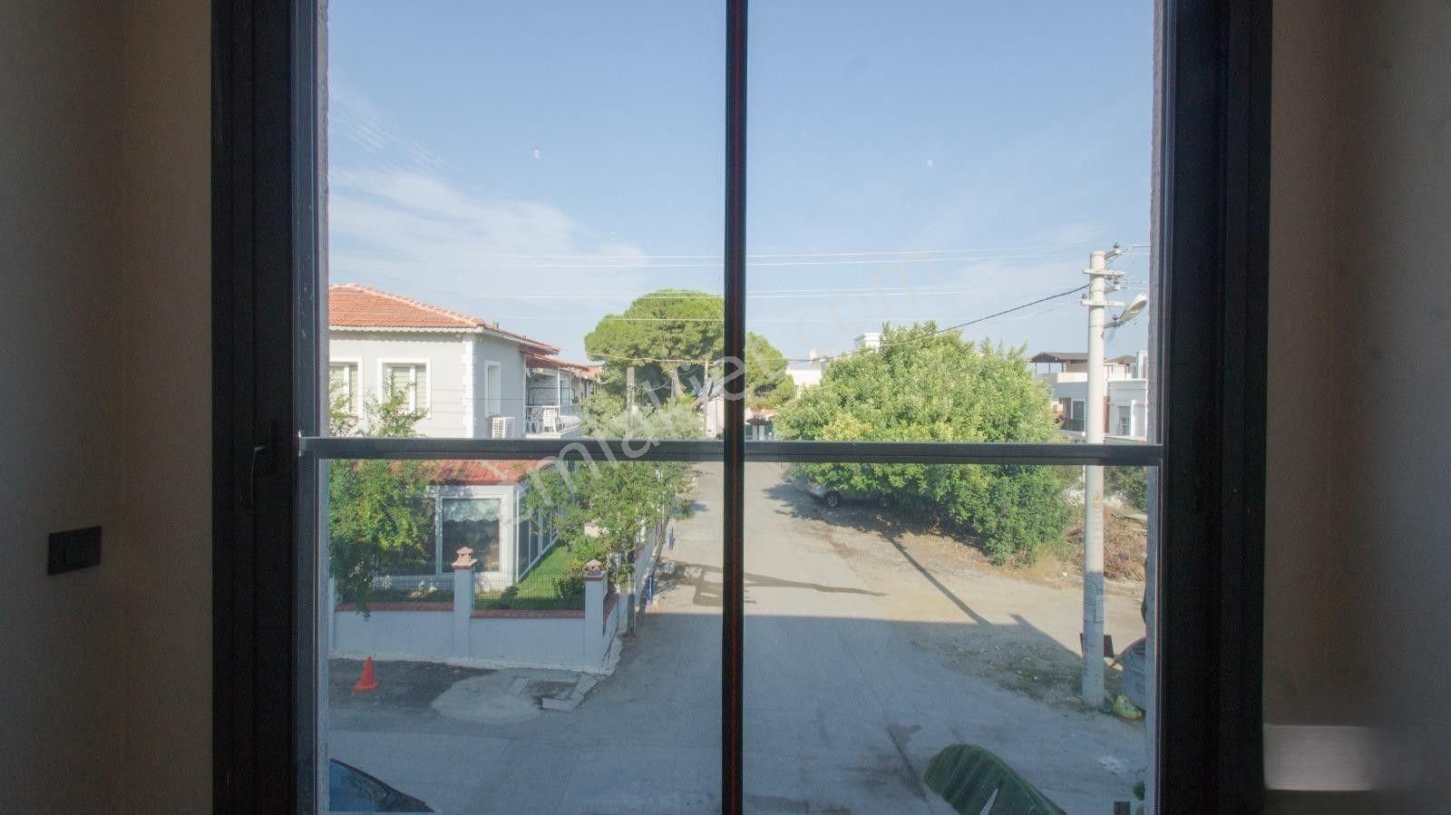 Uytundan İzmir Urla Çeşmealtı'nda Denize 50m Bahçeli 4+1 Triplex - Görsel 7