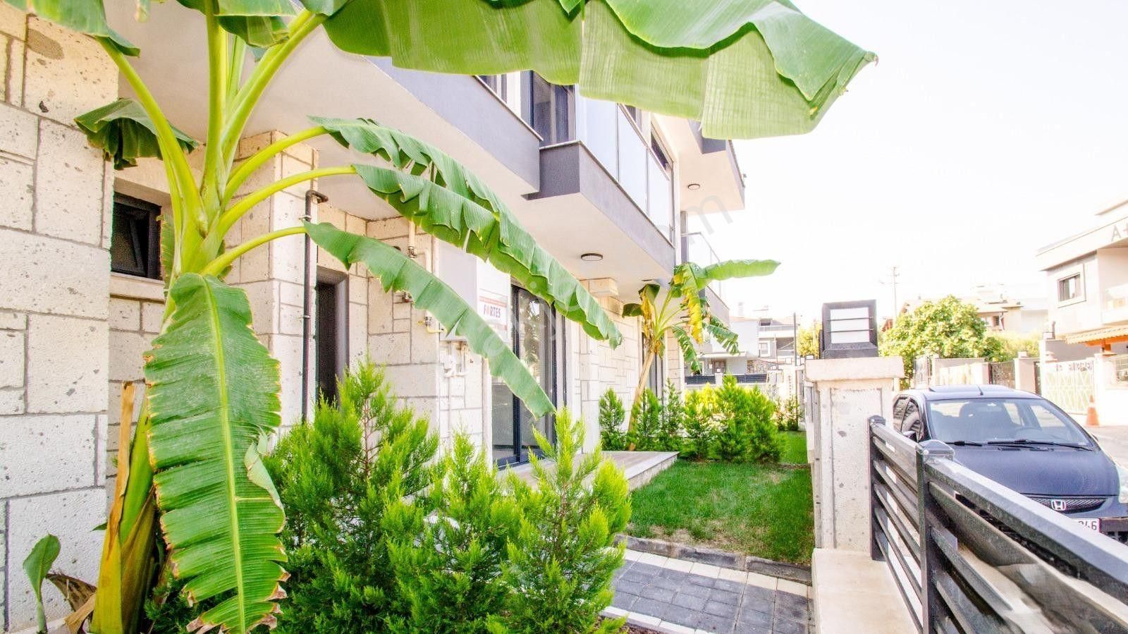 Uytundan İzmir Urla Çeşmealtı'nda Denize 50m Bahçeli 4+1 Triplex - Görsel 16