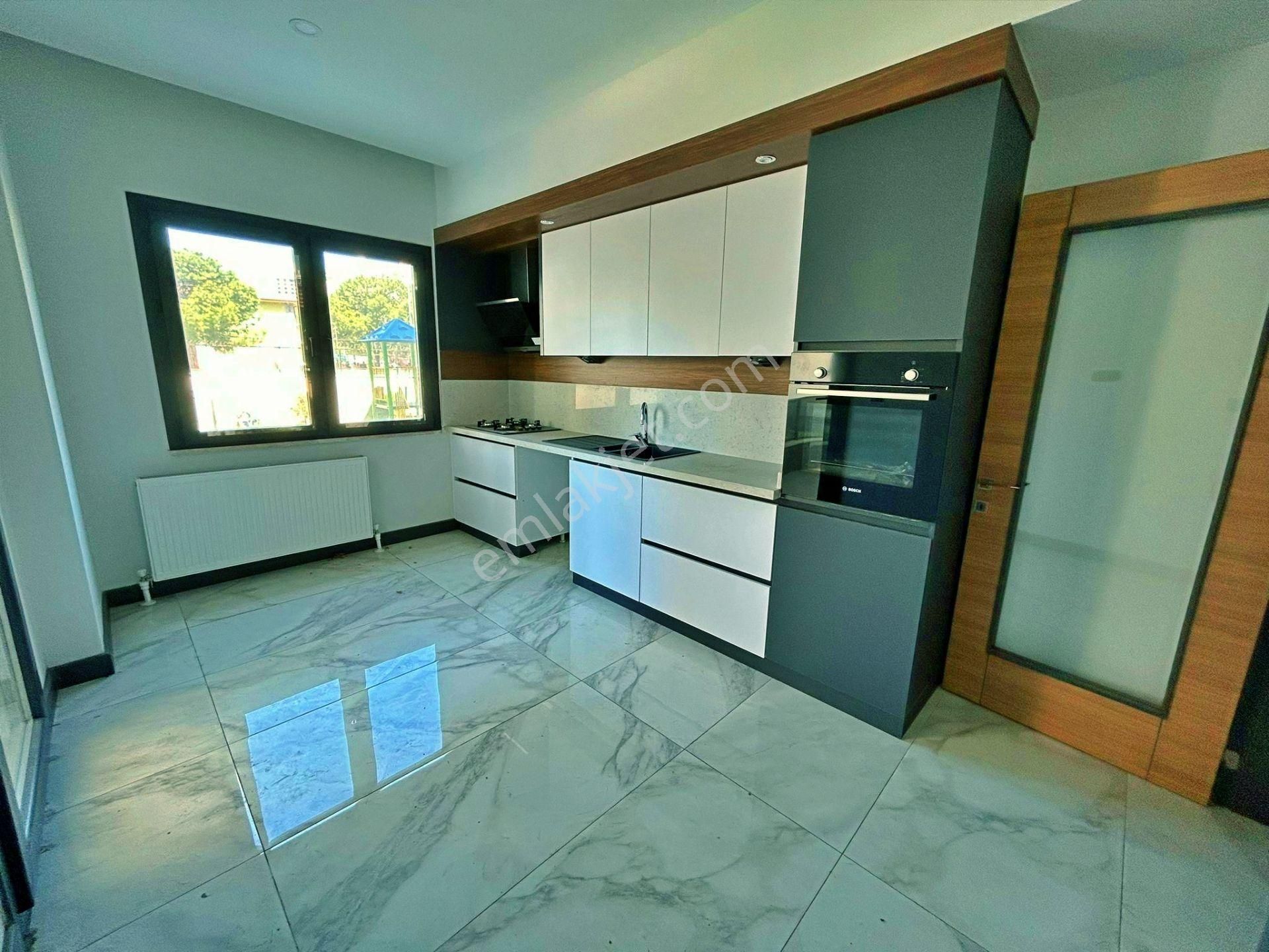 Uytundan Edremitte Lüks Site Kapalı Otoparklı 4+1 Satılık Daire - Görsel 3