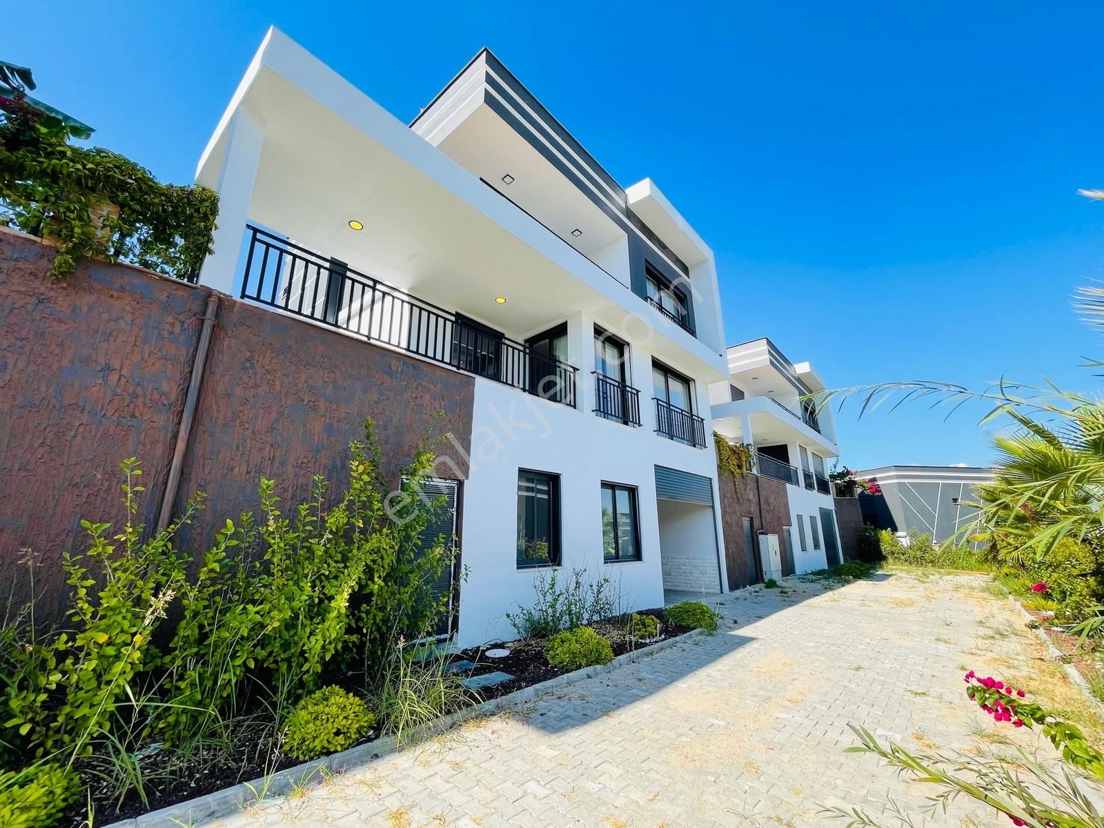 Ful Eşyalı, Lüks 4+2 Villa Özel Havuzlu Bahçeli Satılık Ev - Görsel 2