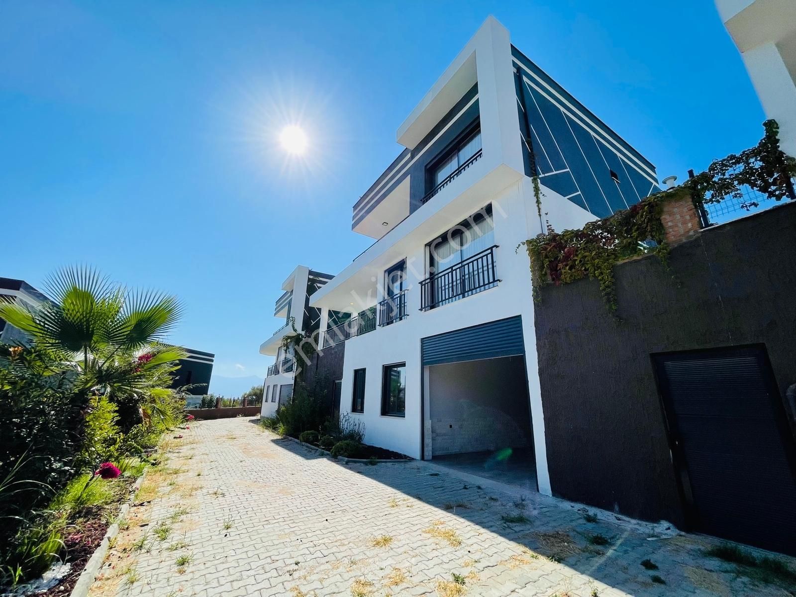 Ful Eşyalı, Lüks 4+2 Villa Özel Havuzlu Bahçeli Satılık Ev - Görsel 3