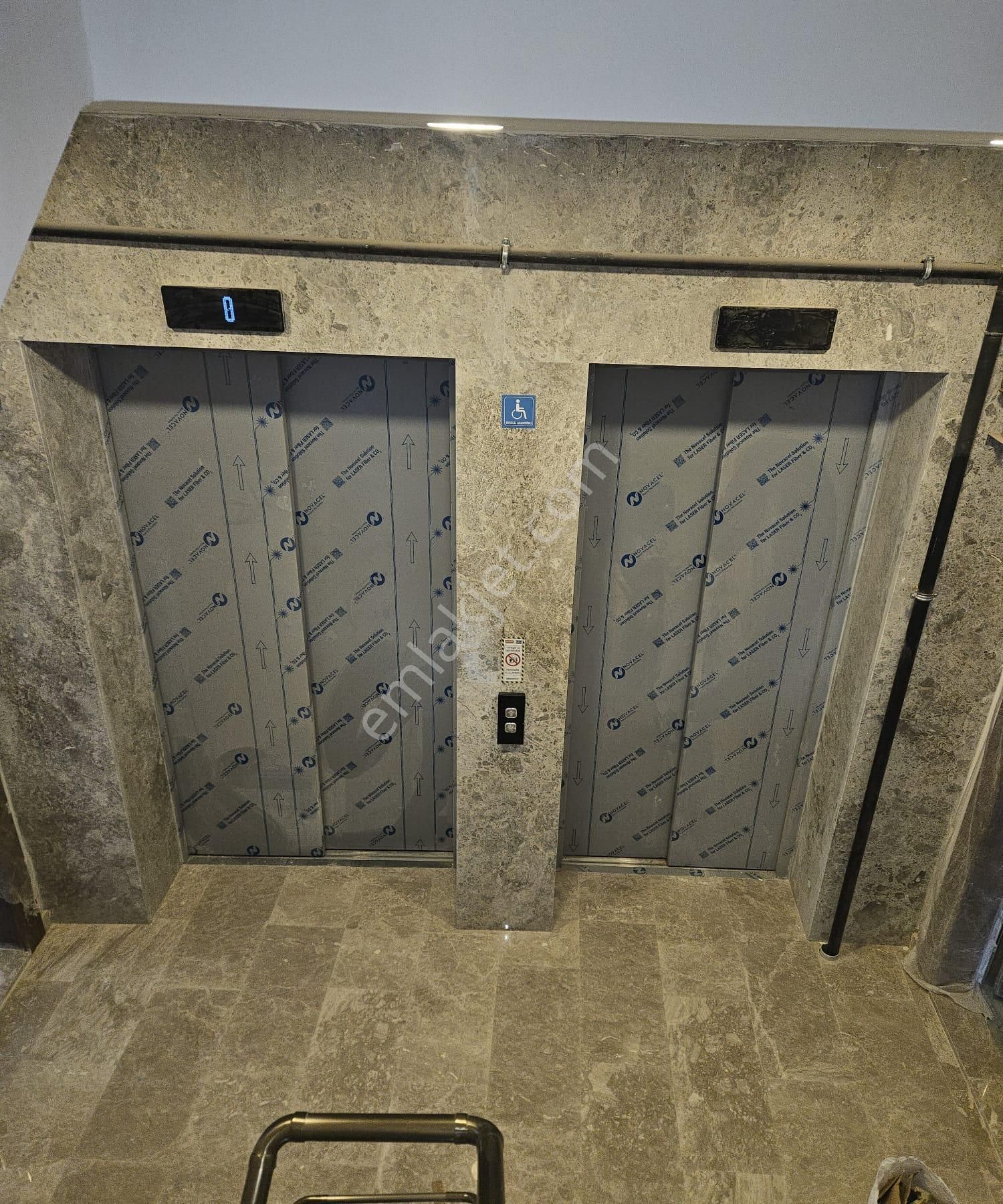 Bostancı'da Kesintisiz Deniz Manzaralı Caddeye 3.bina 4+2 Dubleks Daire - Görsel 9