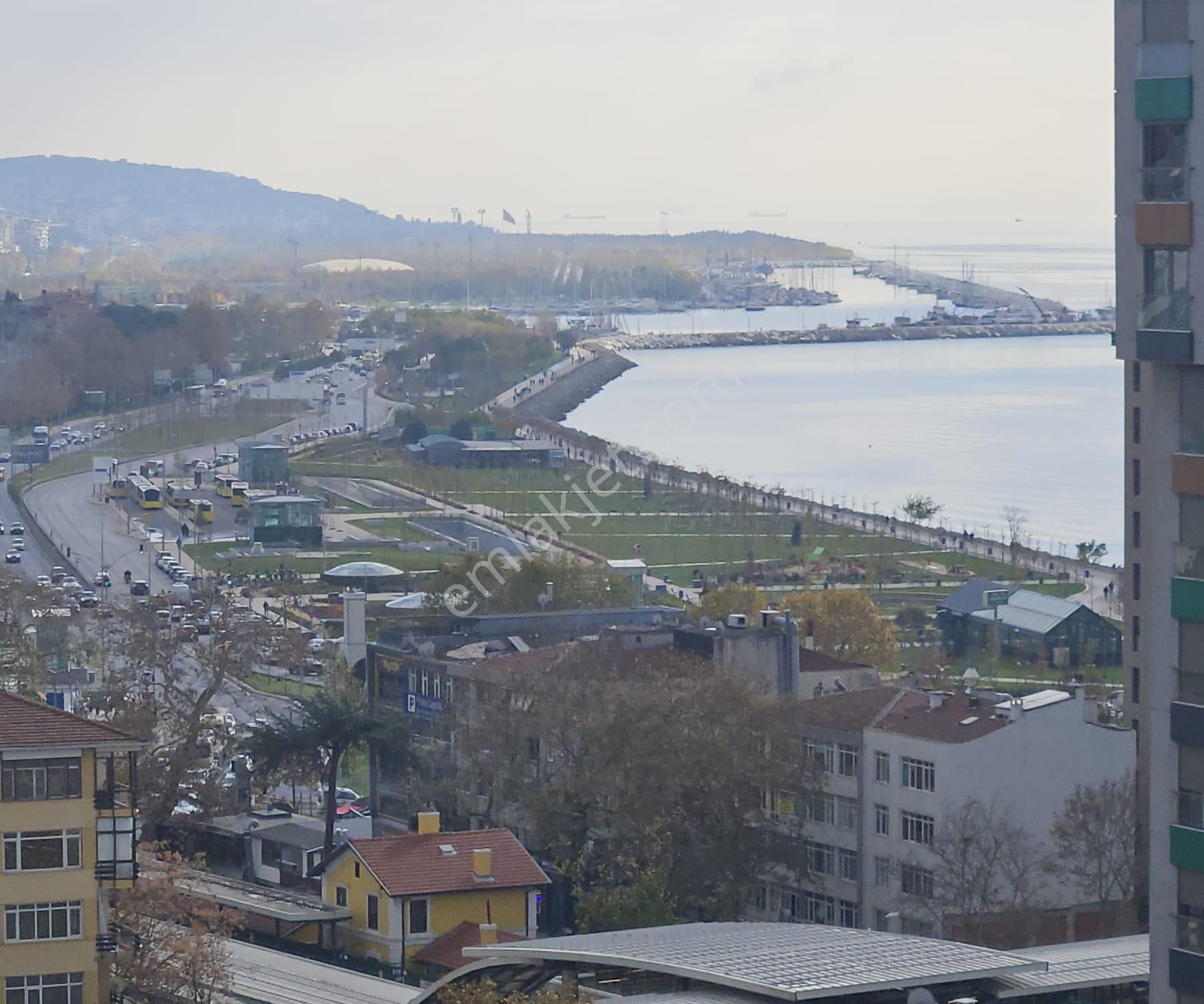 Bostancı'da Kesintisiz Deniz Manzaralı Caddeye 3.bina 4+2 Dubleks Daire