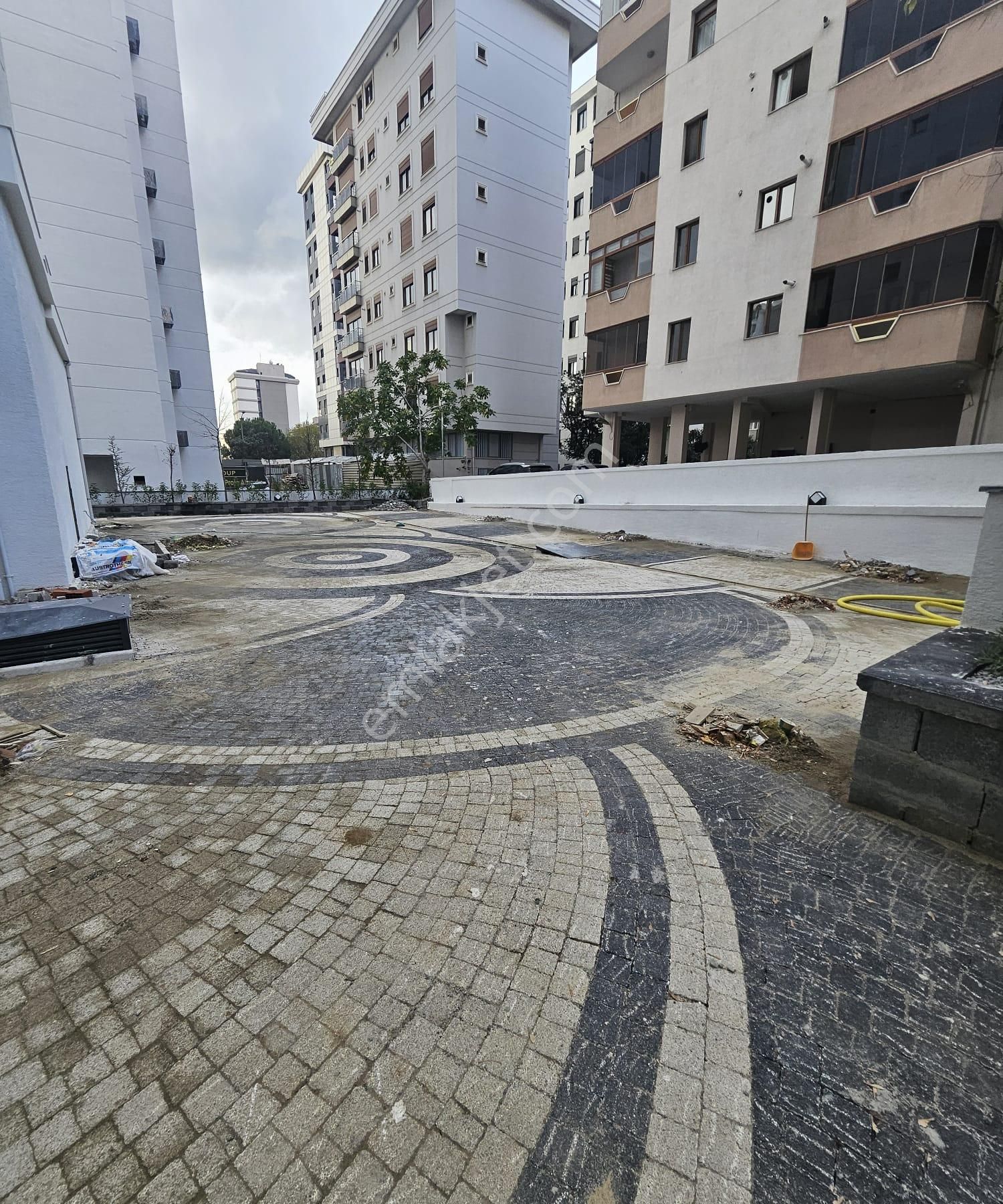 Bostancı'da Kesintisiz Deniz Manzaralı Caddeye 3.bina 4+2 Dubleks Daire - Görsel 8