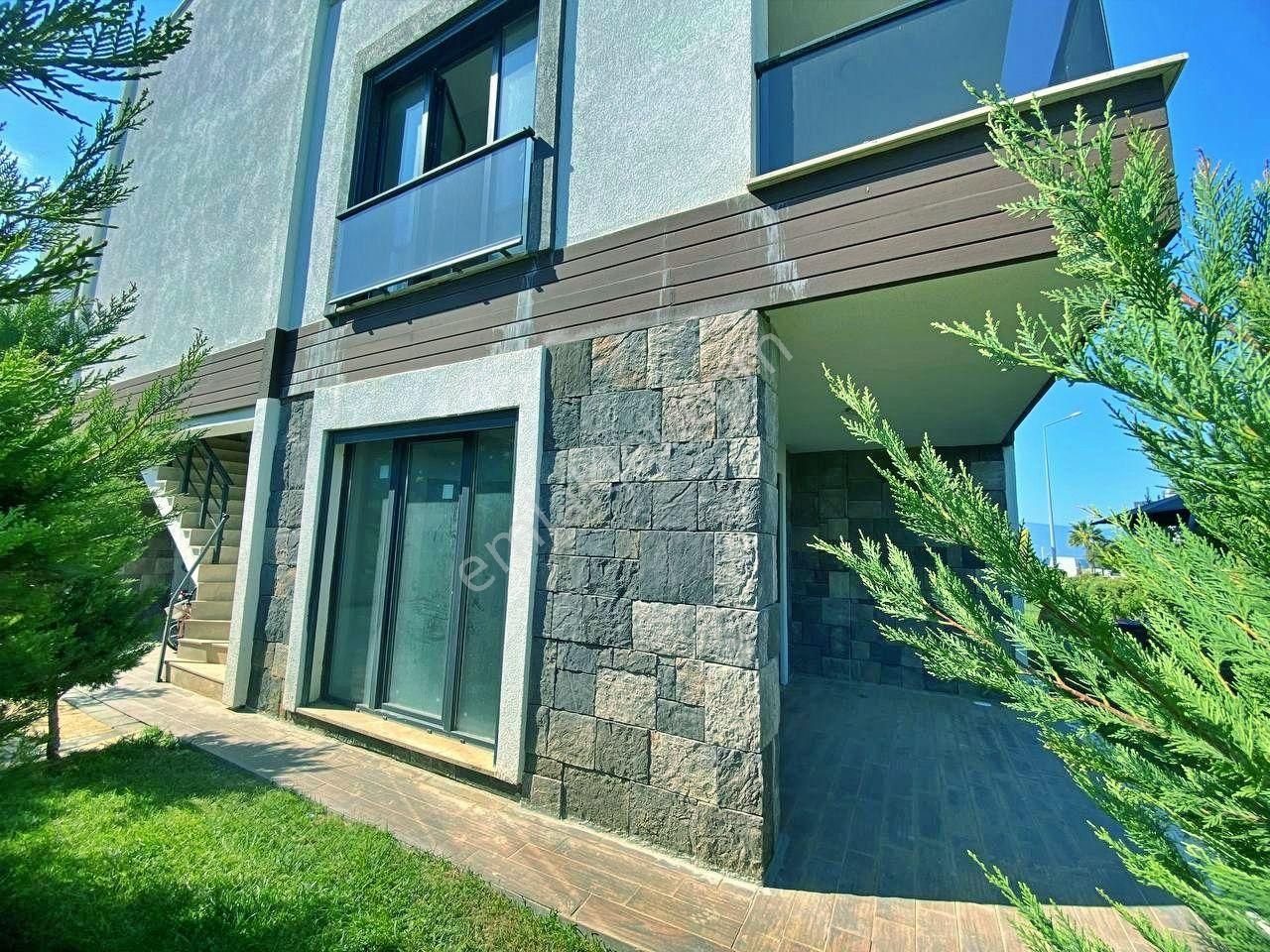 Uytun'dan Pelitköyde Denize Sıfır Havuzlu Bahçeli 1+1 Lüks Daire - Görsel 28