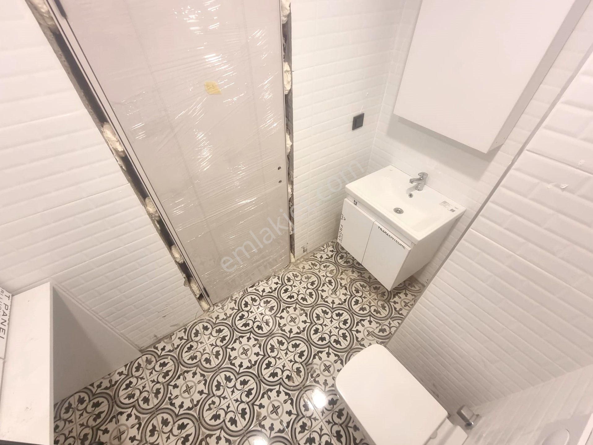 Aygül'den Akçay'da Şık Ve Konforlu Oturumuyla Sıfır Ön Cephe Ada Mutfaklı 1+1/2+1 Satılık Daireler - Görsel 28