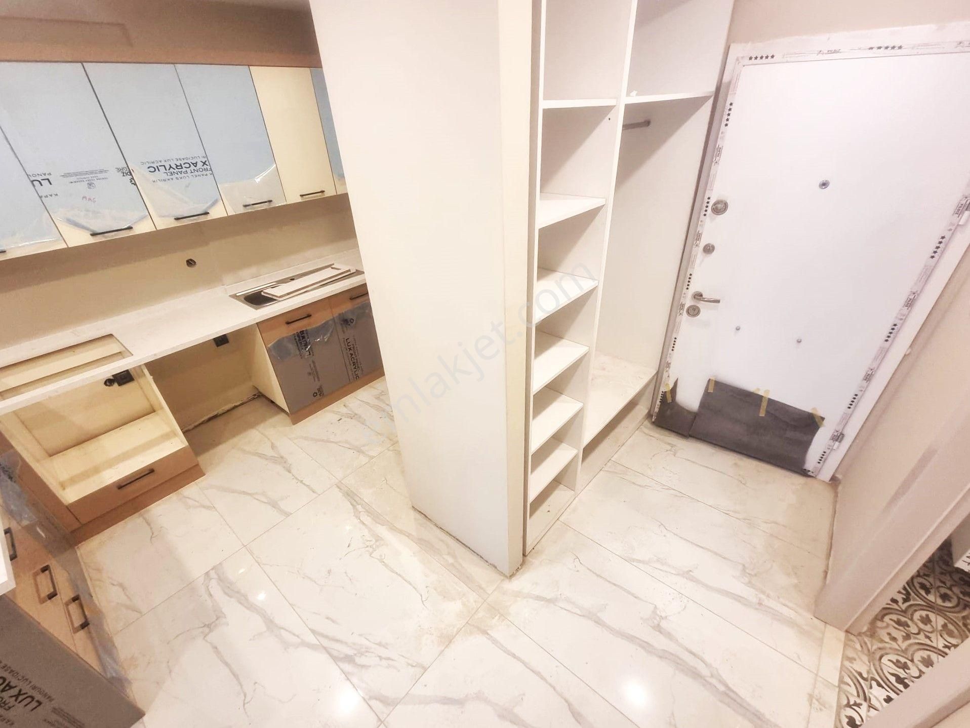 Aygül'den Akçay'da Şık Ve Konforlu Oturumuyla Sıfır Ön Cephe Ada Mutfaklı 1+1/2+1 Satılık Daireler - Görsel 15
