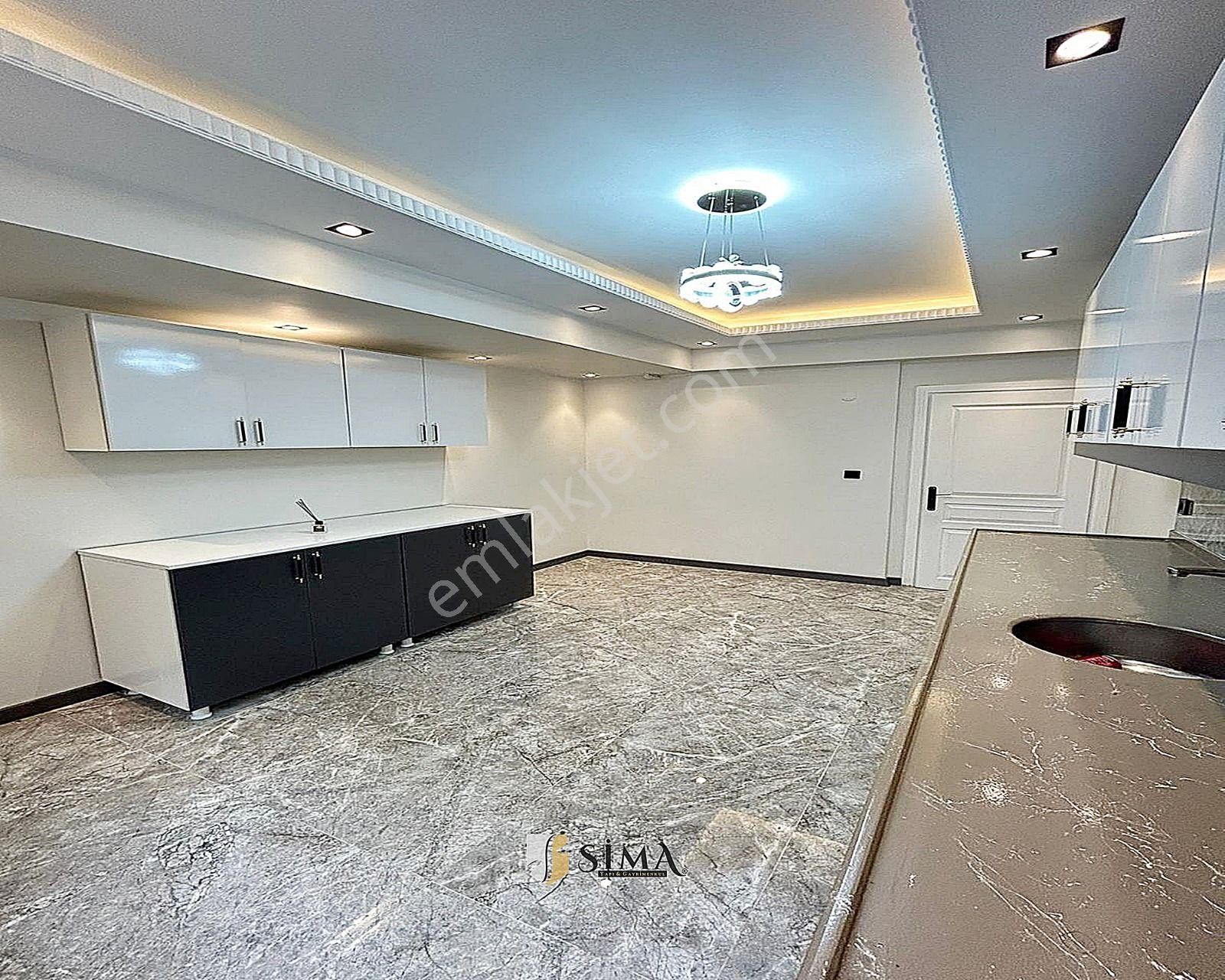 Metrobüse Yürüme Mesafesinde Giriş Kat Seviyesinde Geniş M2 Dekorlu 2+1 Daire - Görsel 4