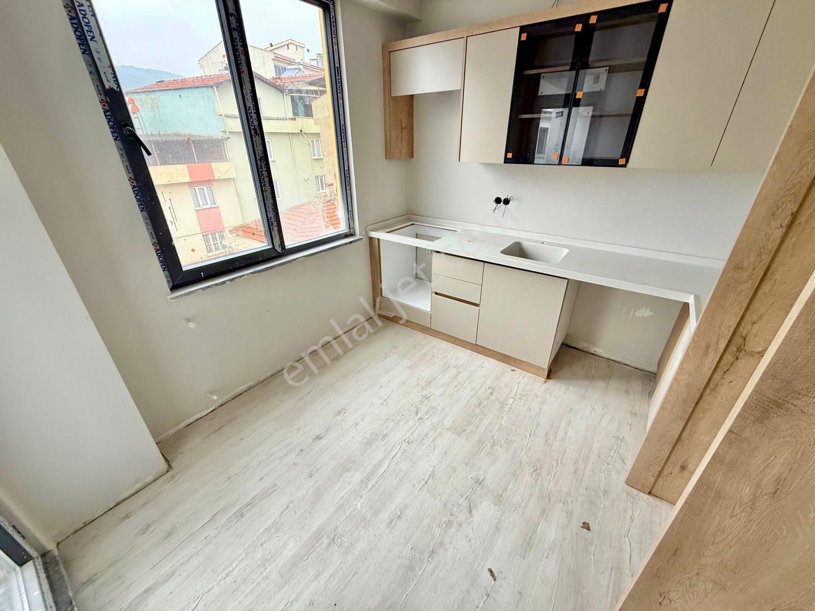 🏡 Referans'tan Tuzcumurat'ta Arakta Ön Cephe Yeni Bina 2+1 Daire - Görsel 3