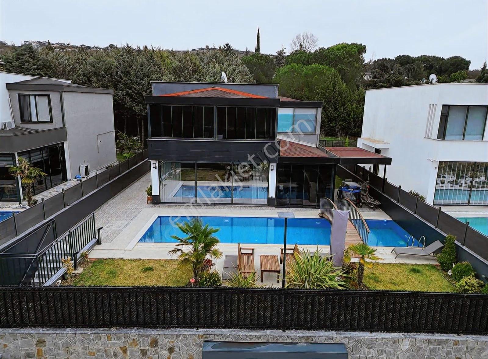 İsminar Gayrimenkulden Bademli Aşiyan Da Lüks Satılık Villa