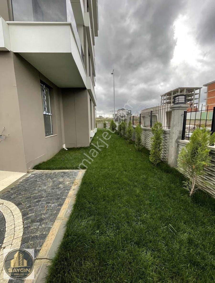 Atatürk Mahallesinde Satılık Havuzlu 1+1 Geniş Bahçe Katı Daire - Görsel 8