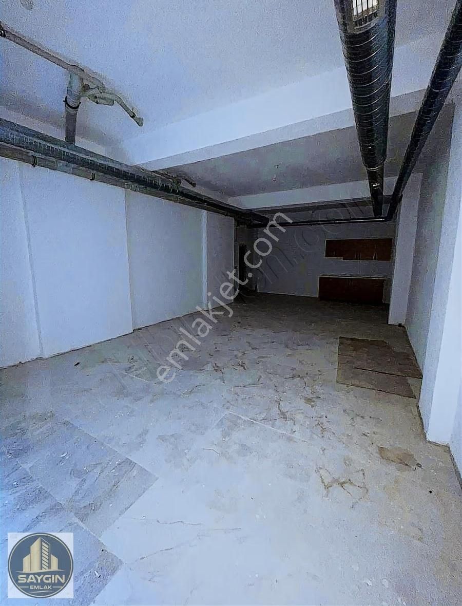 Atatürk Mahallesinde Satılık Havuzlu 1+1 Geniş Bahçe Katı Daire - Görsel 13