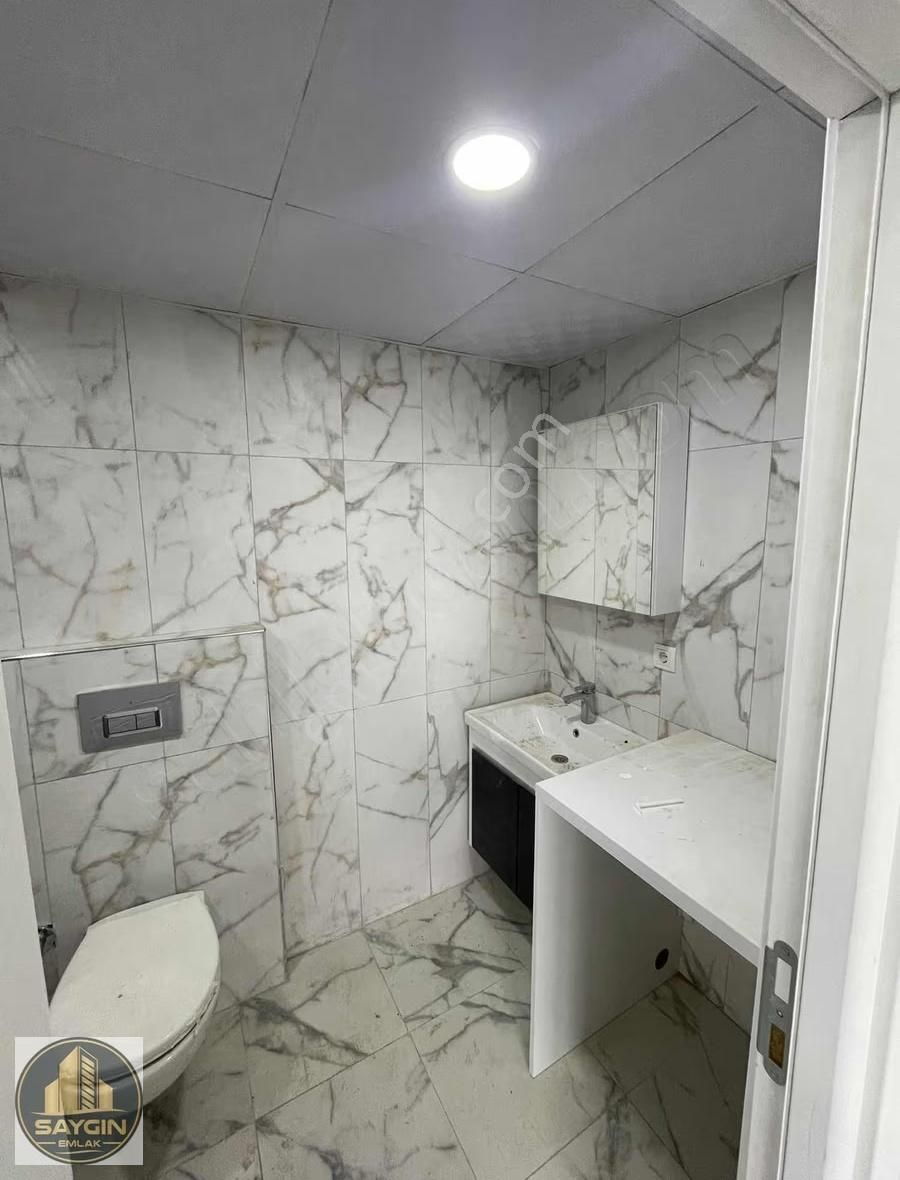 Atatürk Mahallesinde Satılık Havuzlu 1+1 Geniş Bahçe Katı Daire - Görsel 6