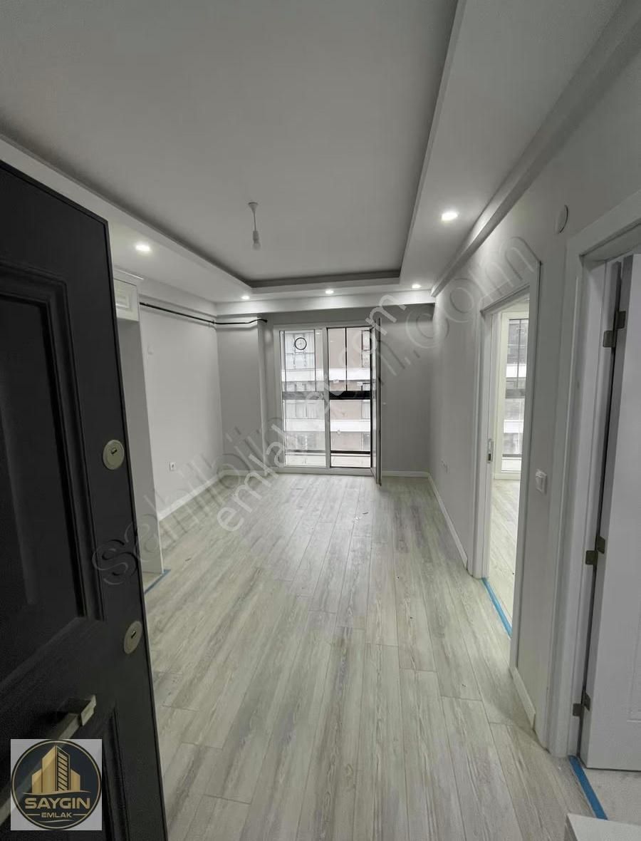 Atatürk Mahallesi'nde Havuzlu Ara Kat Geniş 1 + 1 Daire - Görsel 2