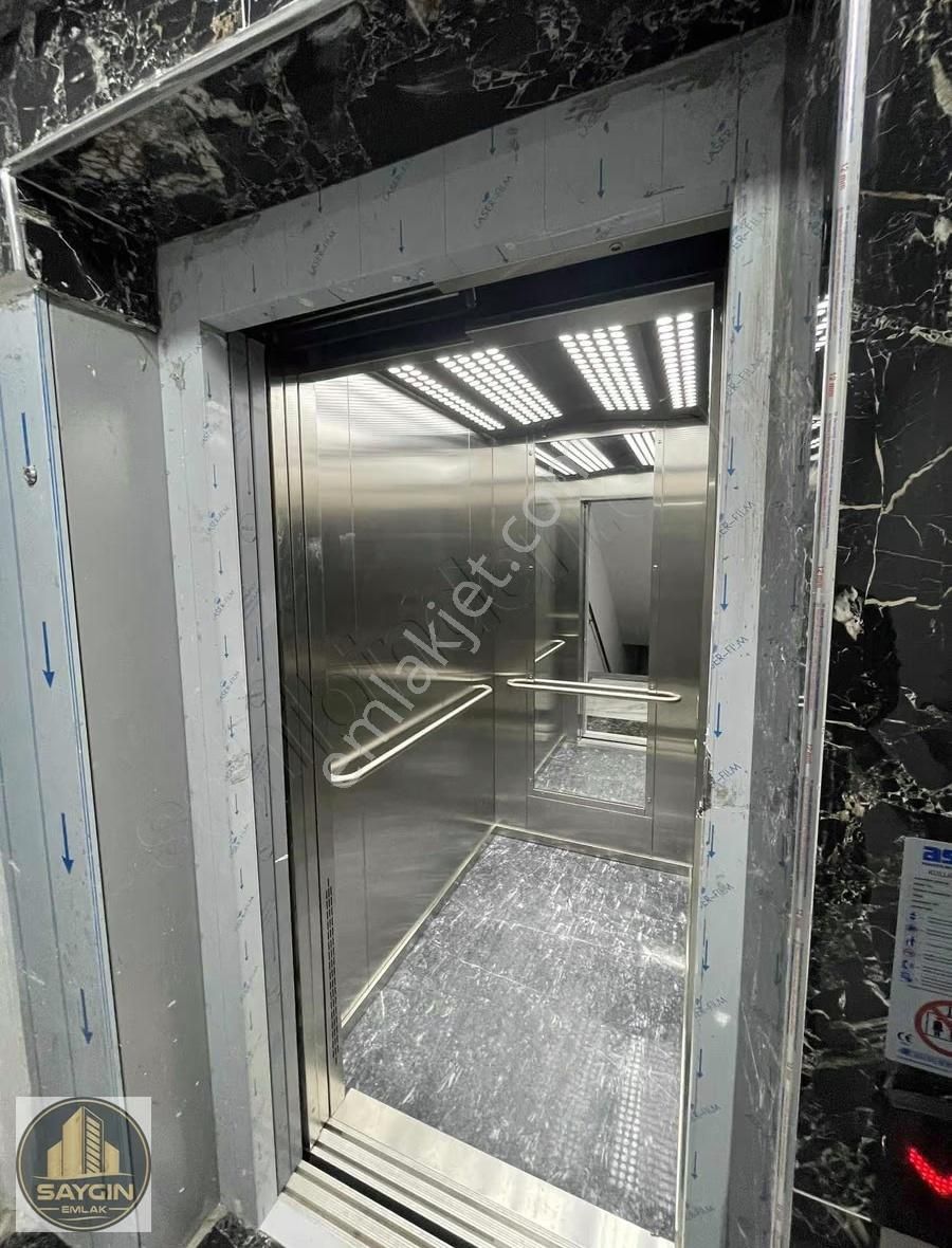 Atatürk Mahallesi'nde Havuzlu Ara Kat Geniş 1 + 1 Daire - Görsel 9