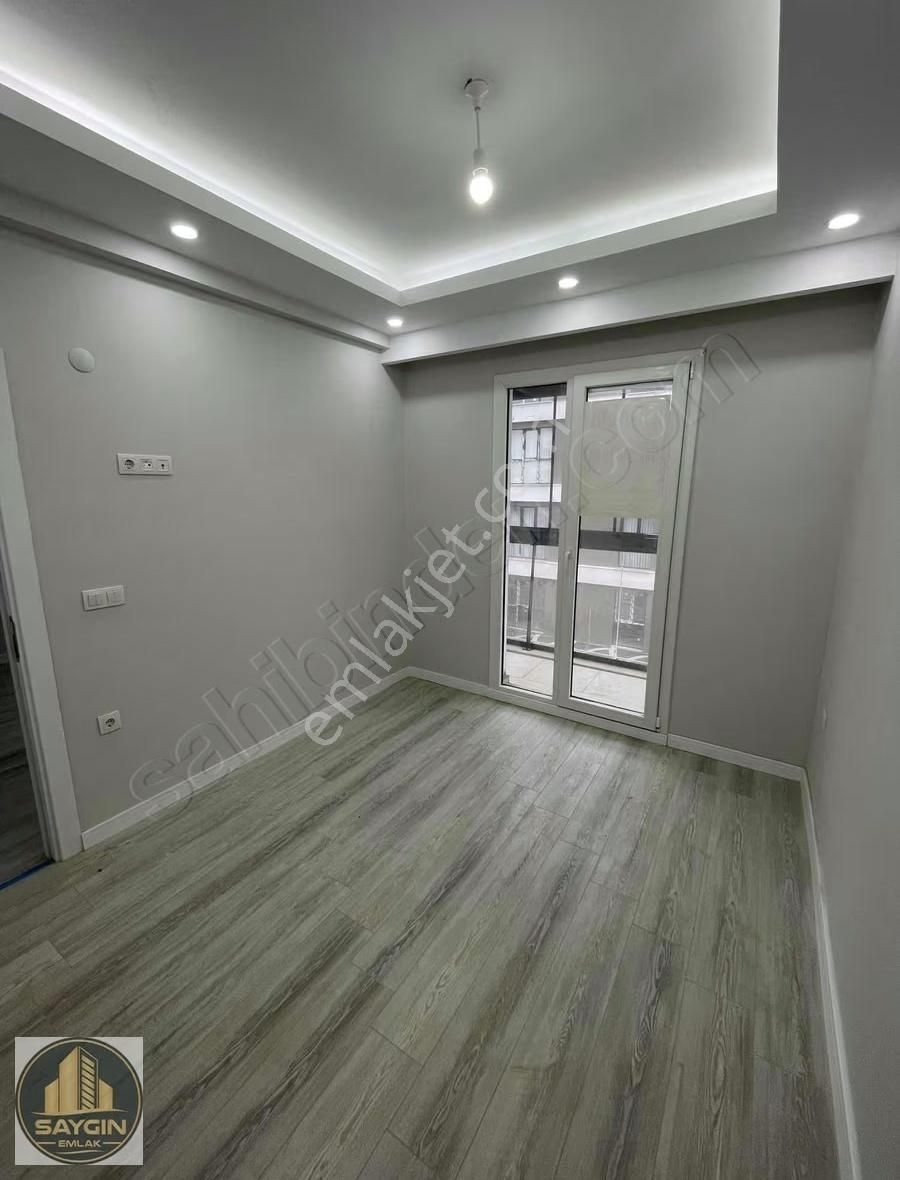 Atatürk Mahallesi'nde Havuzlu Ara Kat Geniş 1 + 1 Daire - Görsel 4