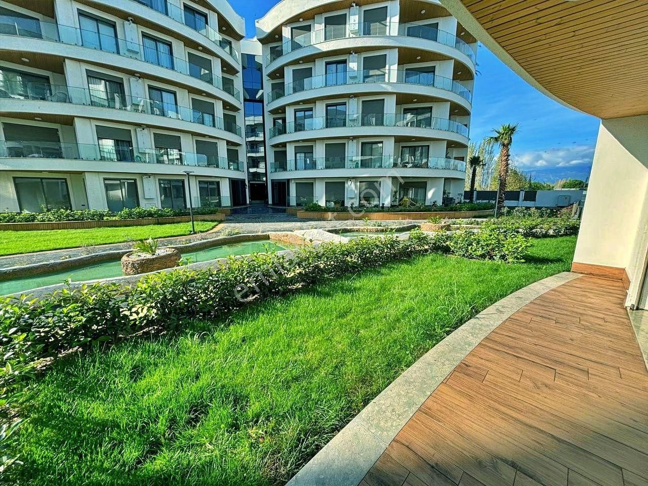 Uytundan Örende Havuzlu Ultralüks Sitede Bahçeli Satılık 1+1 - Görsel 23