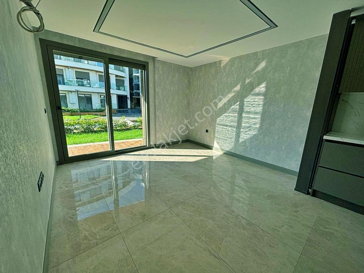 Uytundan Örende Havuzlu Ultralüks Sitede Bahçeli Satılık 1+1 - Görsel 35