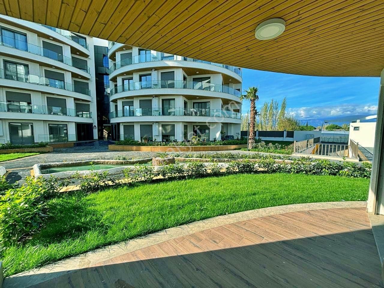 Uytundan Örende Havuzlu Ultralüks Sitede Bahçeli Satılık 1+1 - Görsel 17