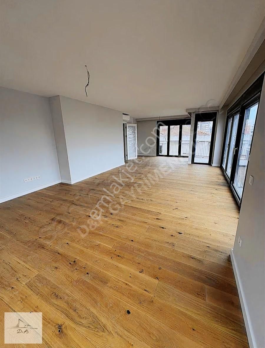 Yeni Bina Deniz Manzaralı Güvenlikli Katta Tek - Görsel 25