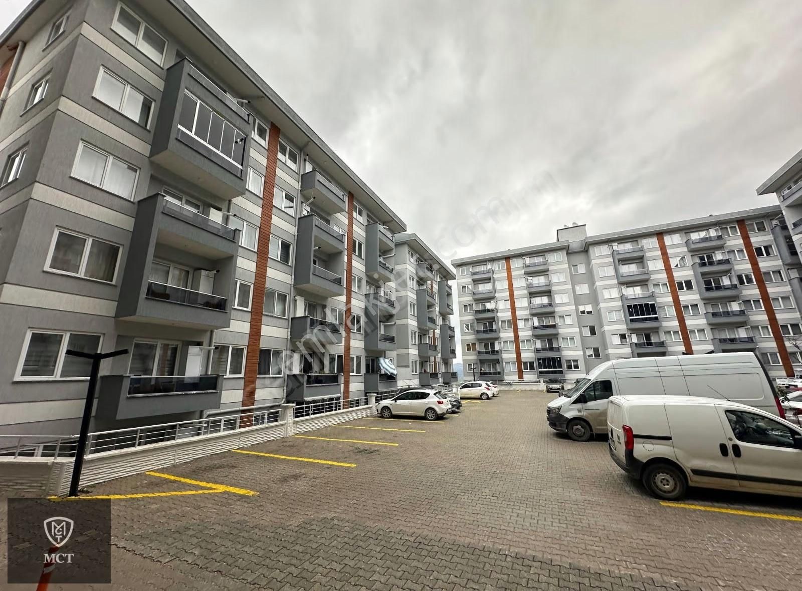 Mct'den 2+1 Eşyalı Güvenlikli Sitede Satılık Daire - Görsel 9