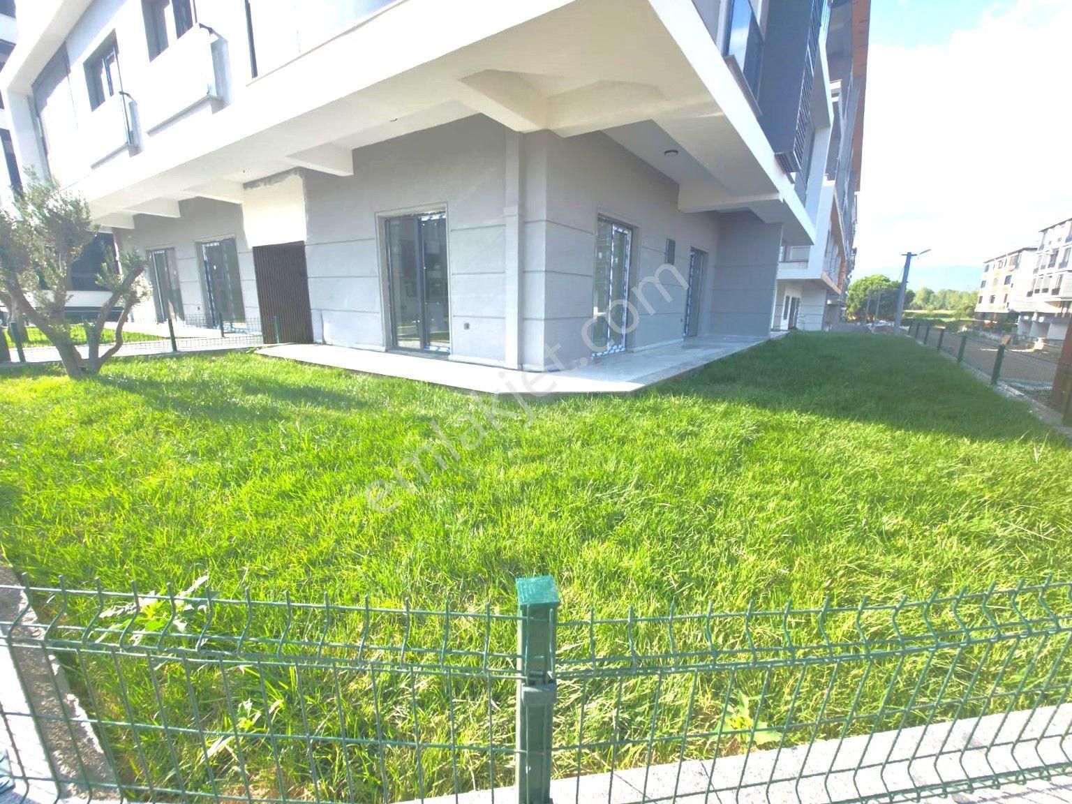 Akçay'da Aygül'den Geniş Bahçe Kullanımlı Cam Balkonlu Fore Kazık Sistemli 1+1 Satılık Fırsat Daire - Görsel 31