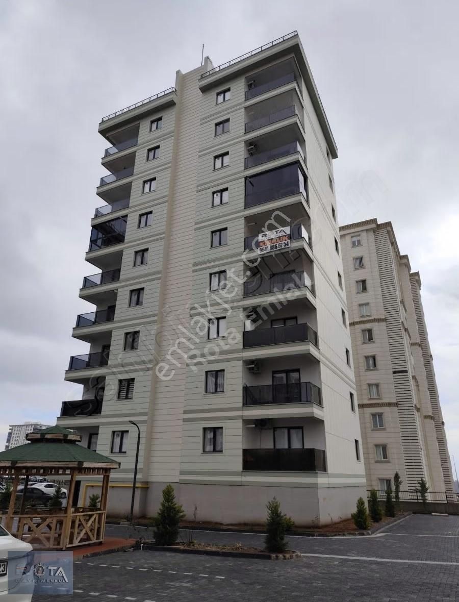 Rota Emlak Tan Ihlamur Sitesinde Kiralık Lux 2+1 Daire