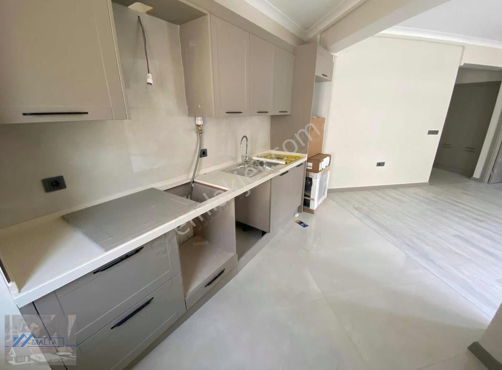 Maltadan Caddeportta Kiralık 1+1 Sıfır Daire - Görsel 13