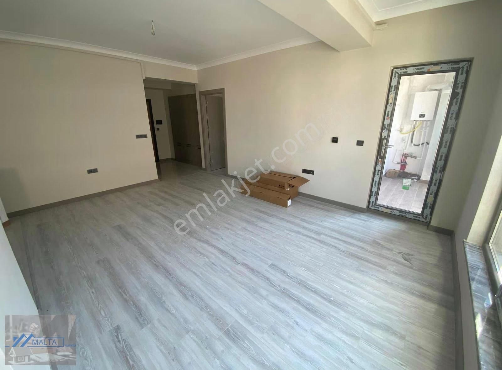 Maltadan Caddeportta Kiralık 1+1 Sıfır Daire - Görsel 24