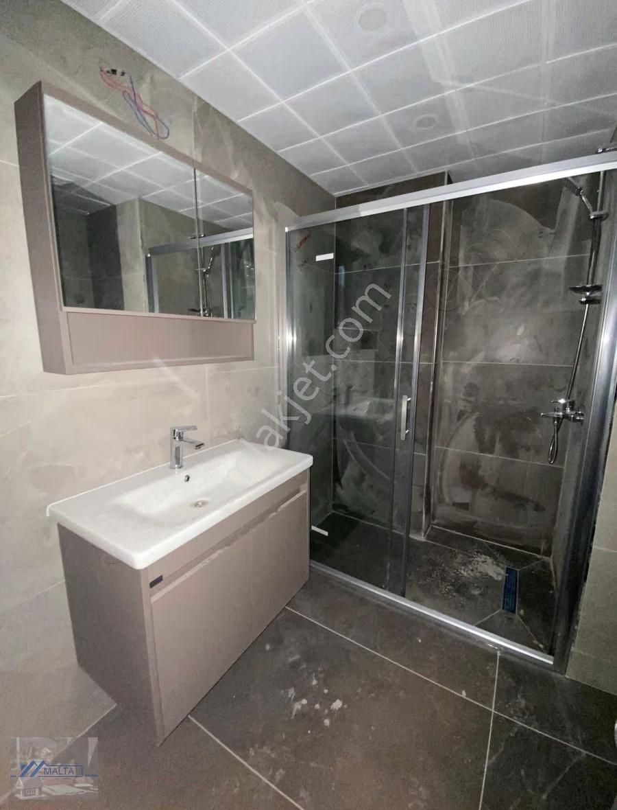 Maltadan Caddeportta Kiralık 1+1 Sıfır Daire - Görsel 7