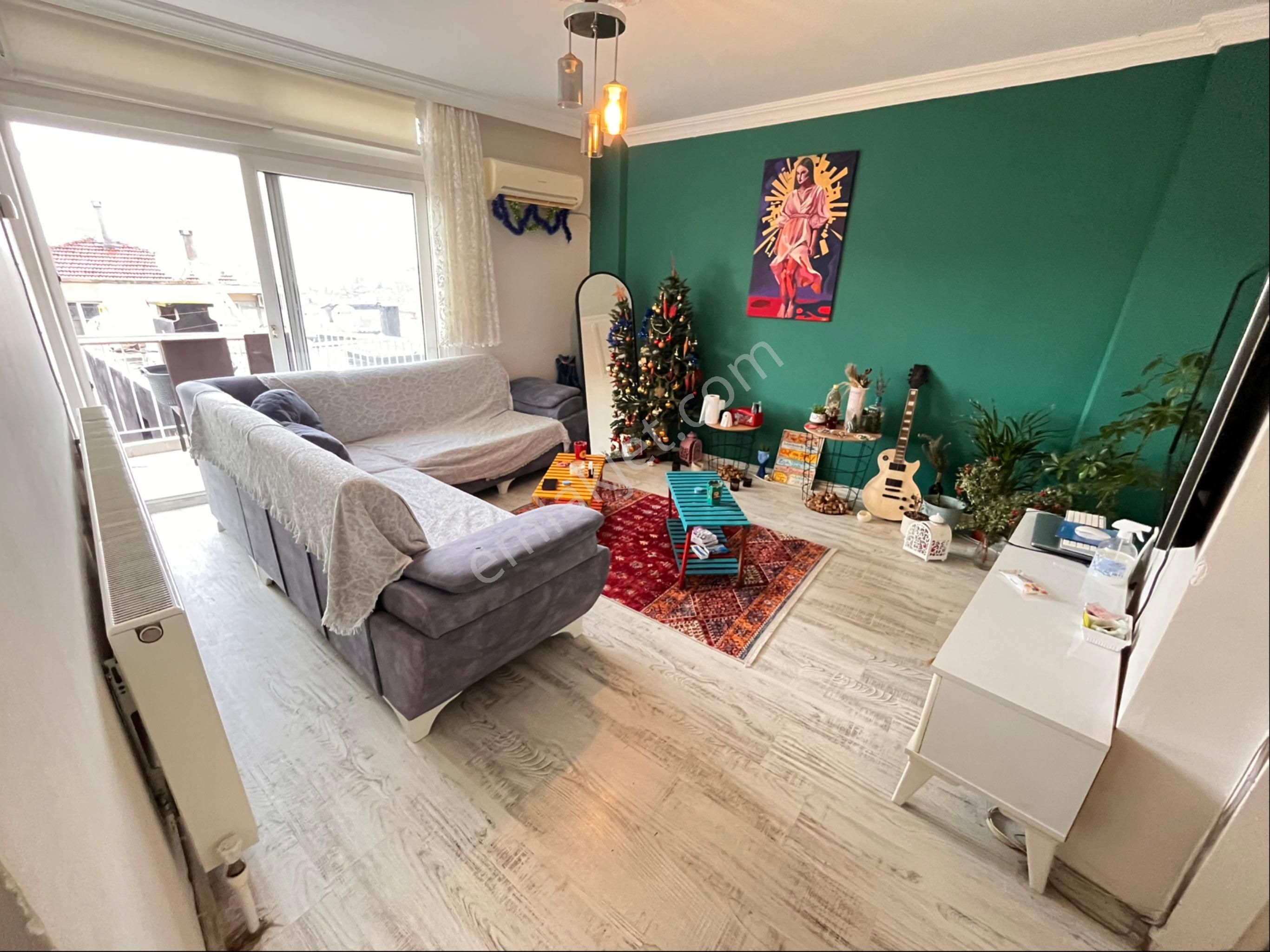 Halilrıfatpaşa Caddesinde Metro Yakını 2+1 Çift Cepheli Arakat Temiz Bakımlı Daire - Görsel 5