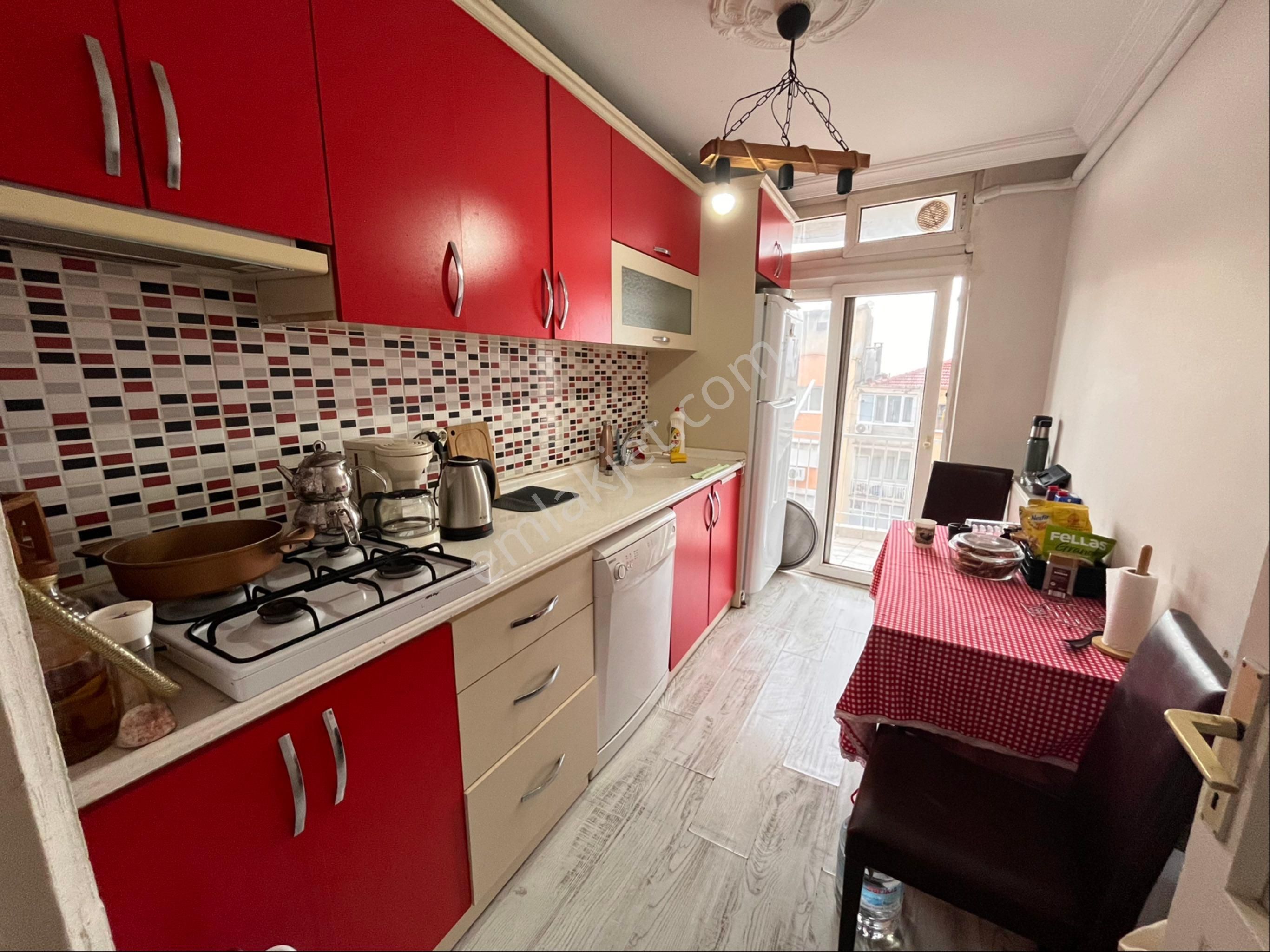 Halilrıfatpaşa Caddesinde Metro Yakını 2+1 Çift Cepheli Arakat Temiz Bakımlı Daire - Görsel 16